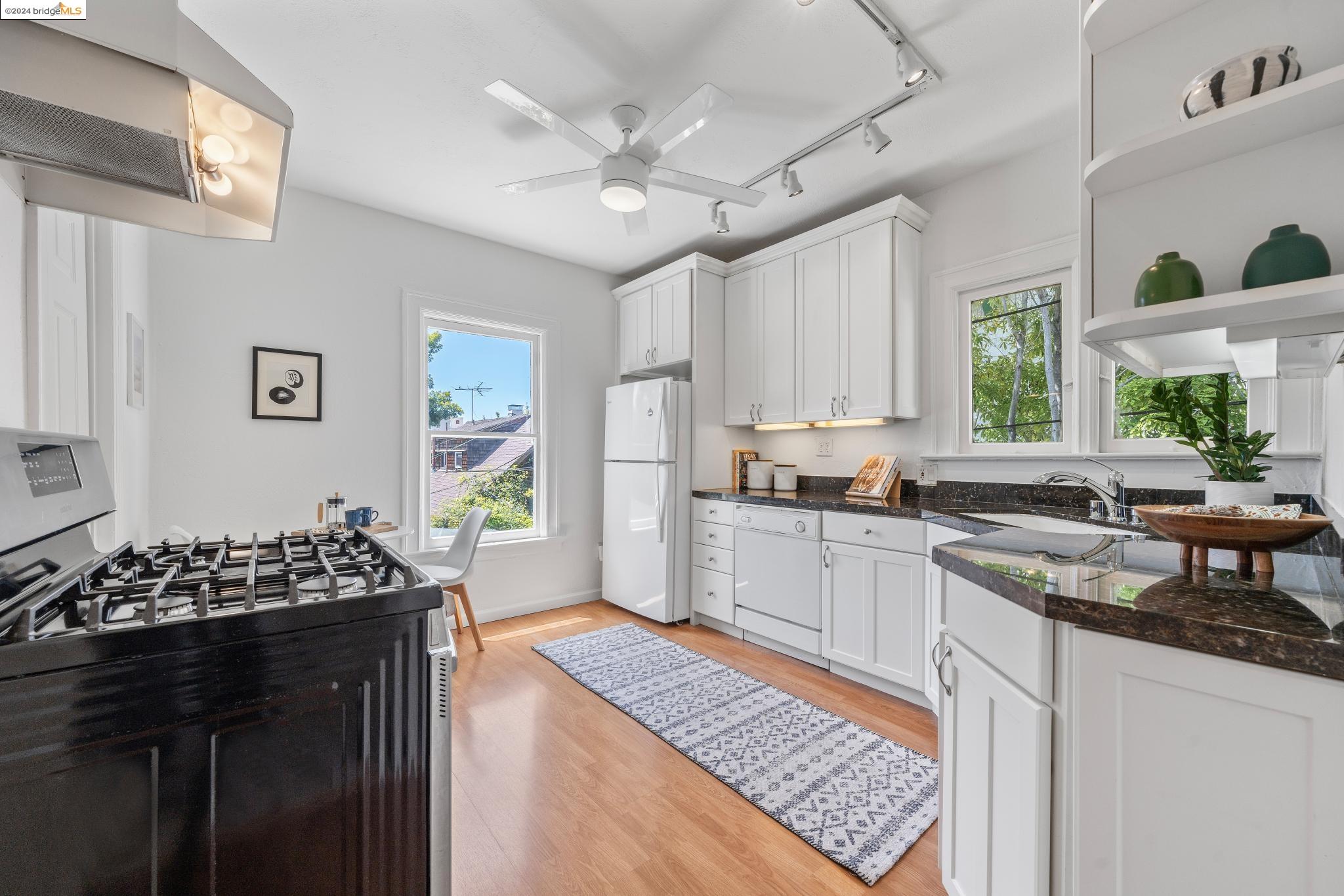 2626 Benvenue Ave # 4