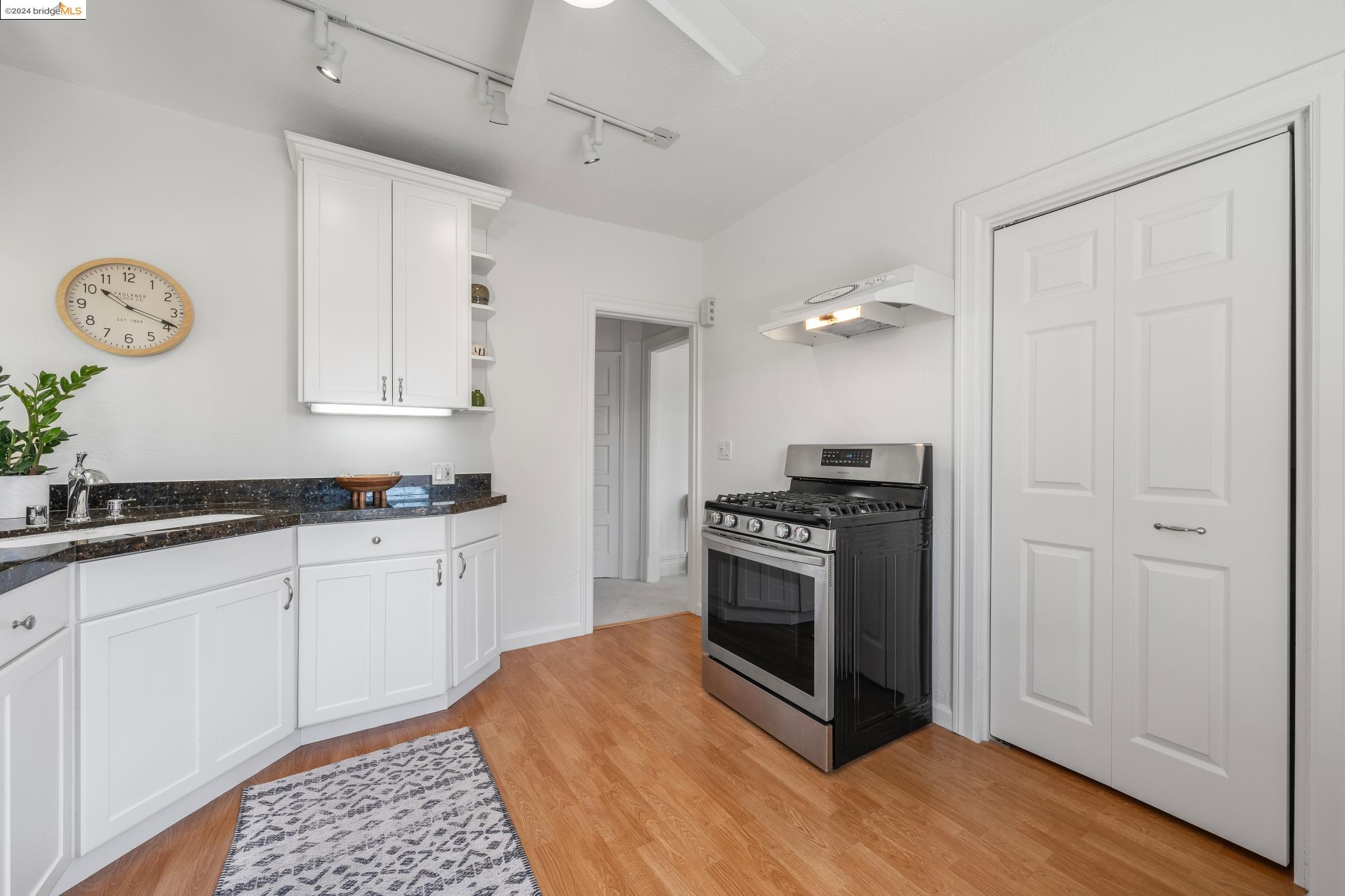 2626 Benvenue Ave # 4