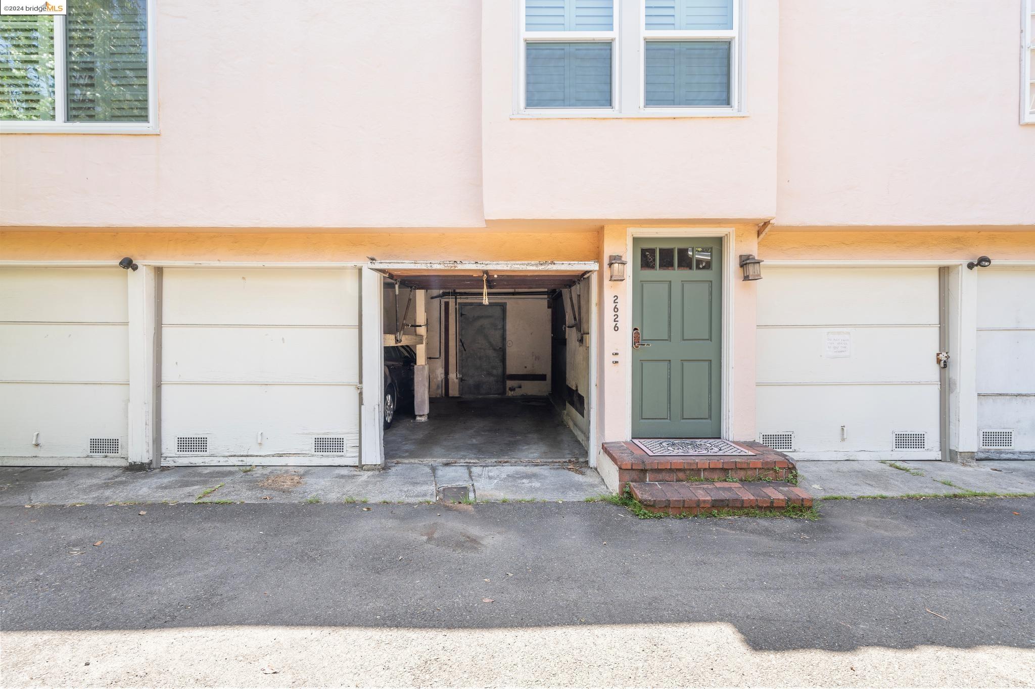 2626 Benvenue Ave # 4