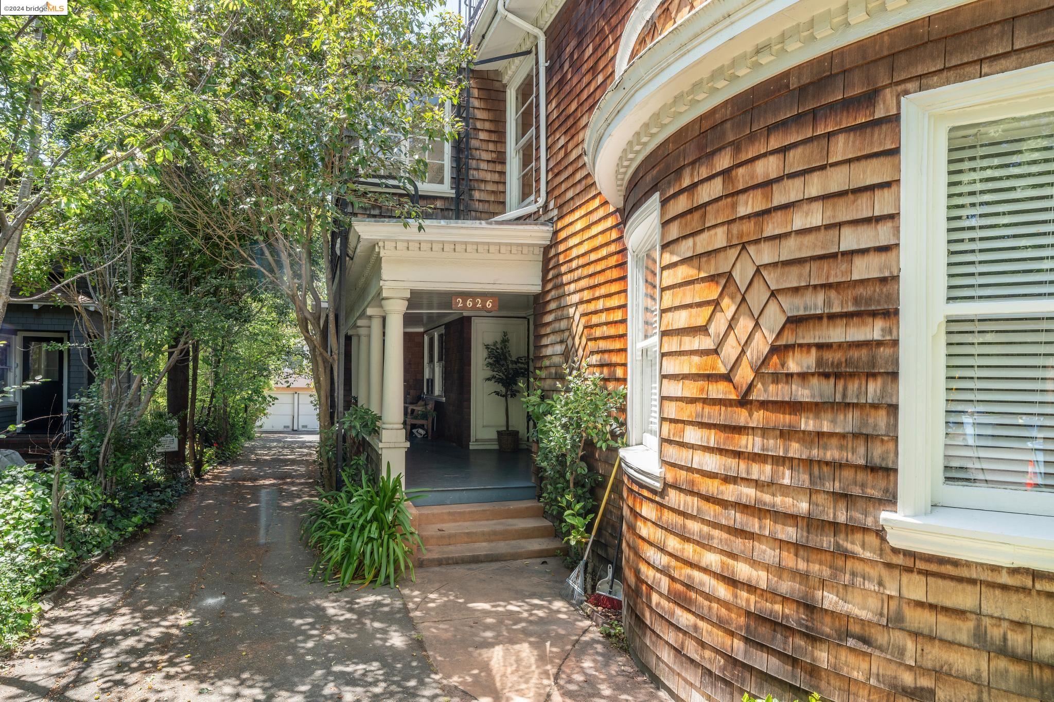 2626 Benvenue Ave # 4