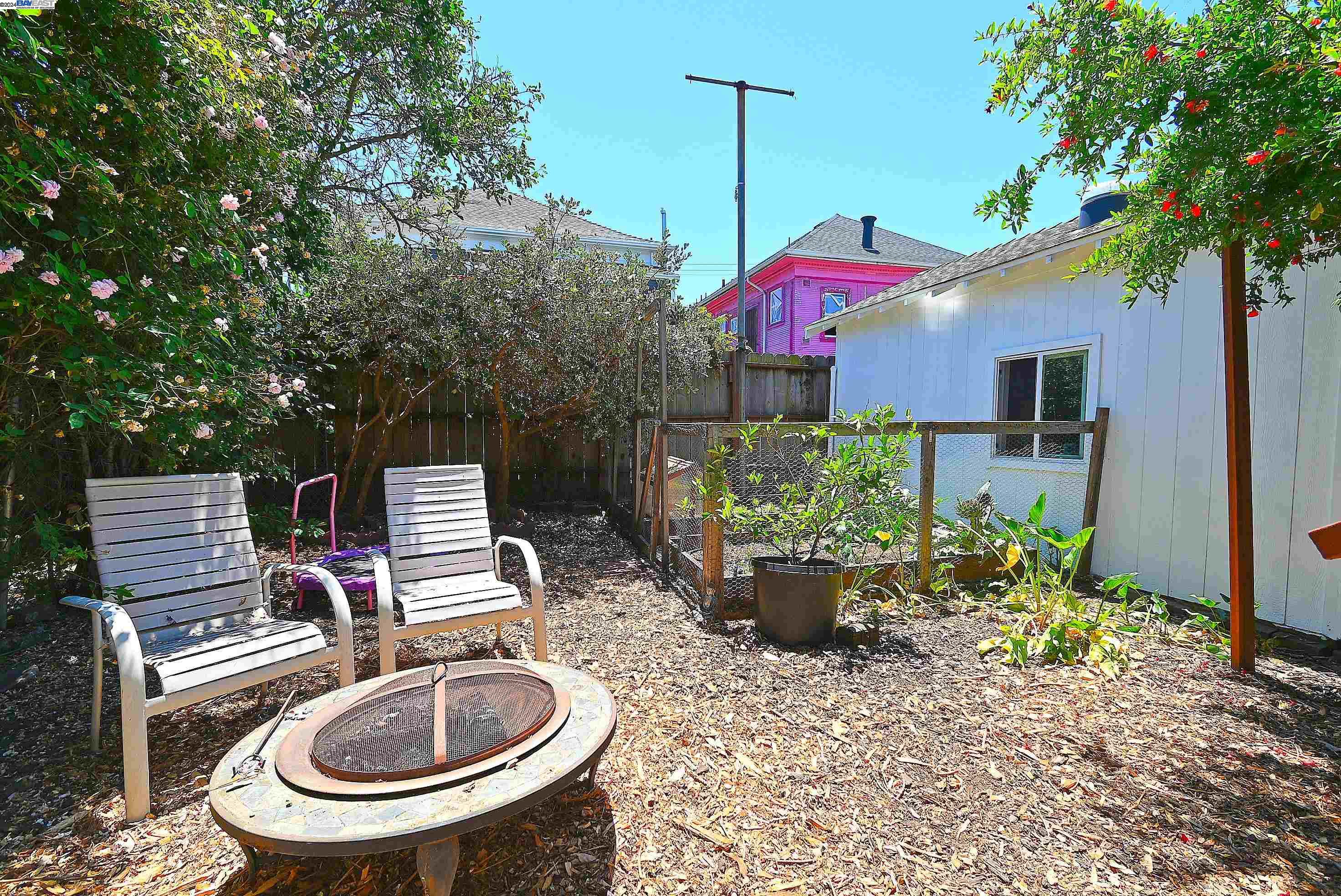 993 Arlington Ave