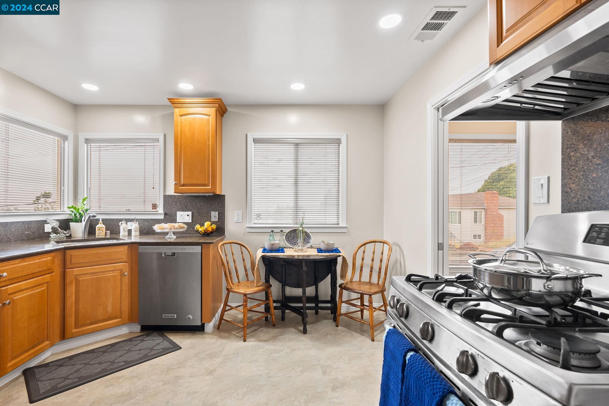 1720 Wesley Ave