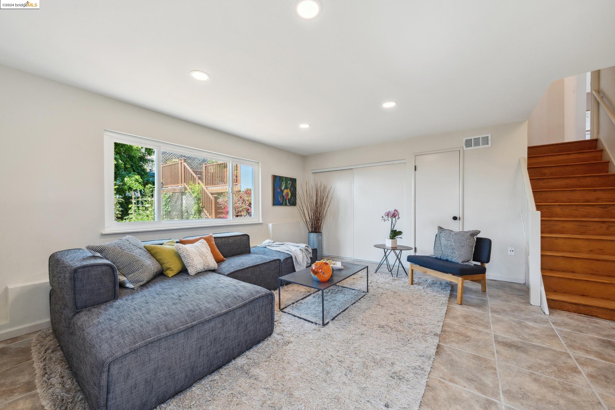 7311 Potrero Ave