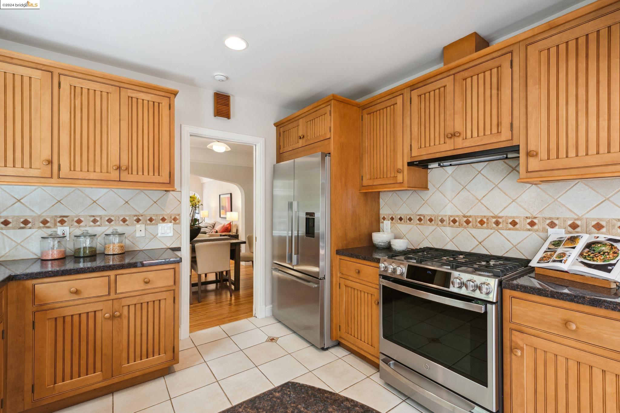 533 Neilson St