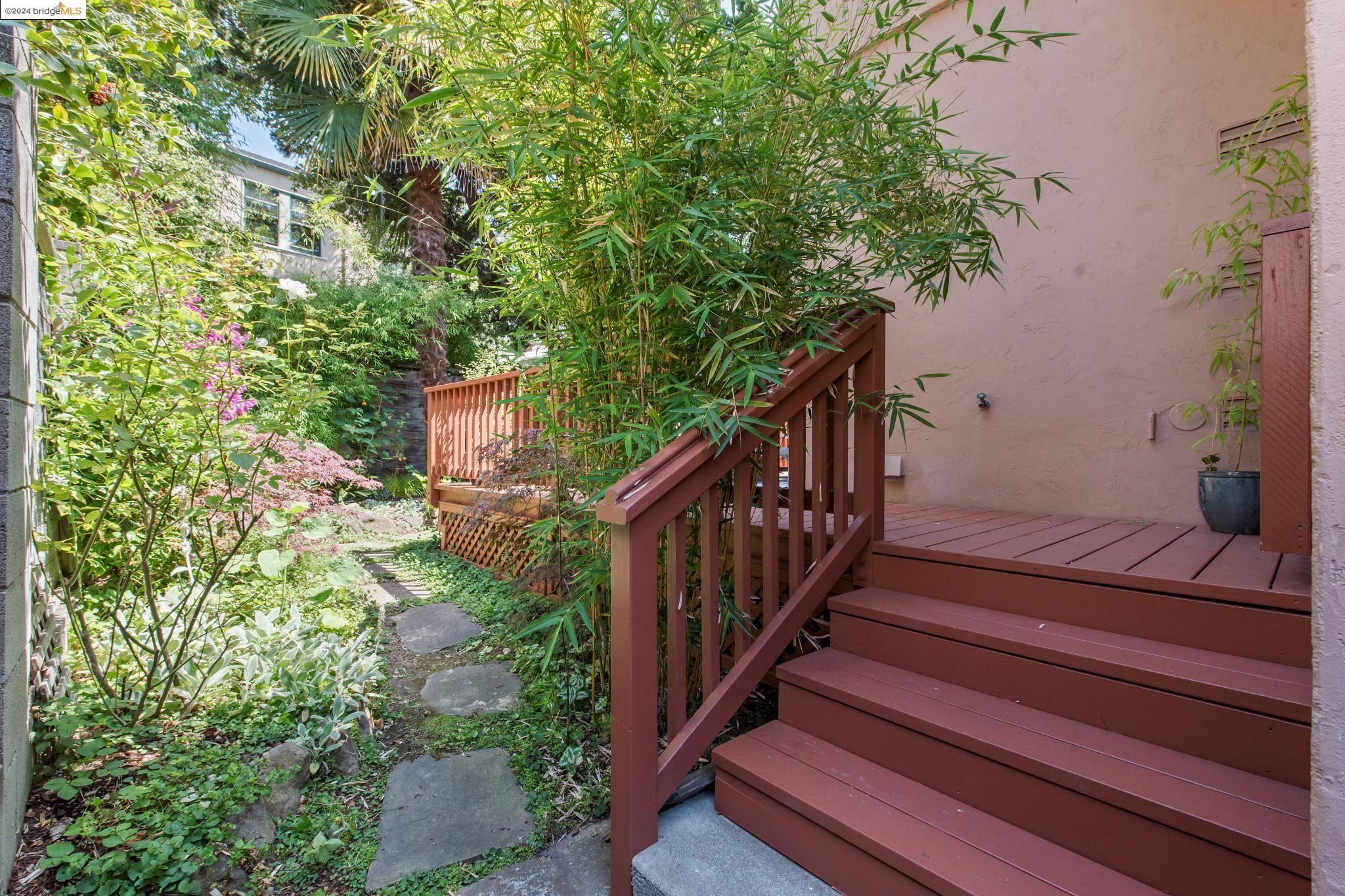 533 Neilson St