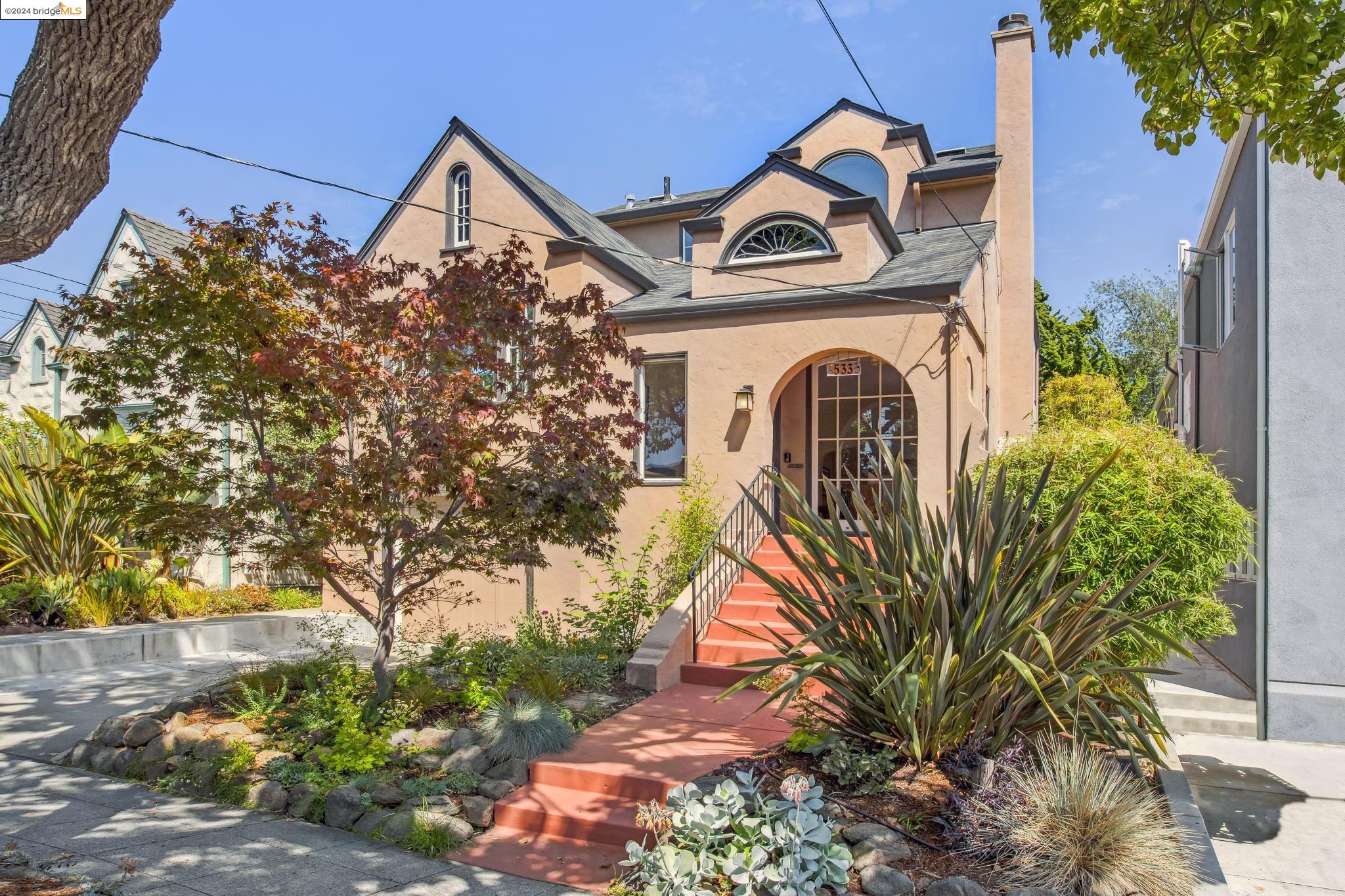 533 Neilson St