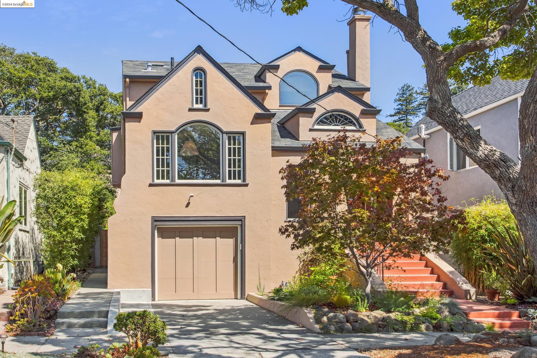 533 Neilson St