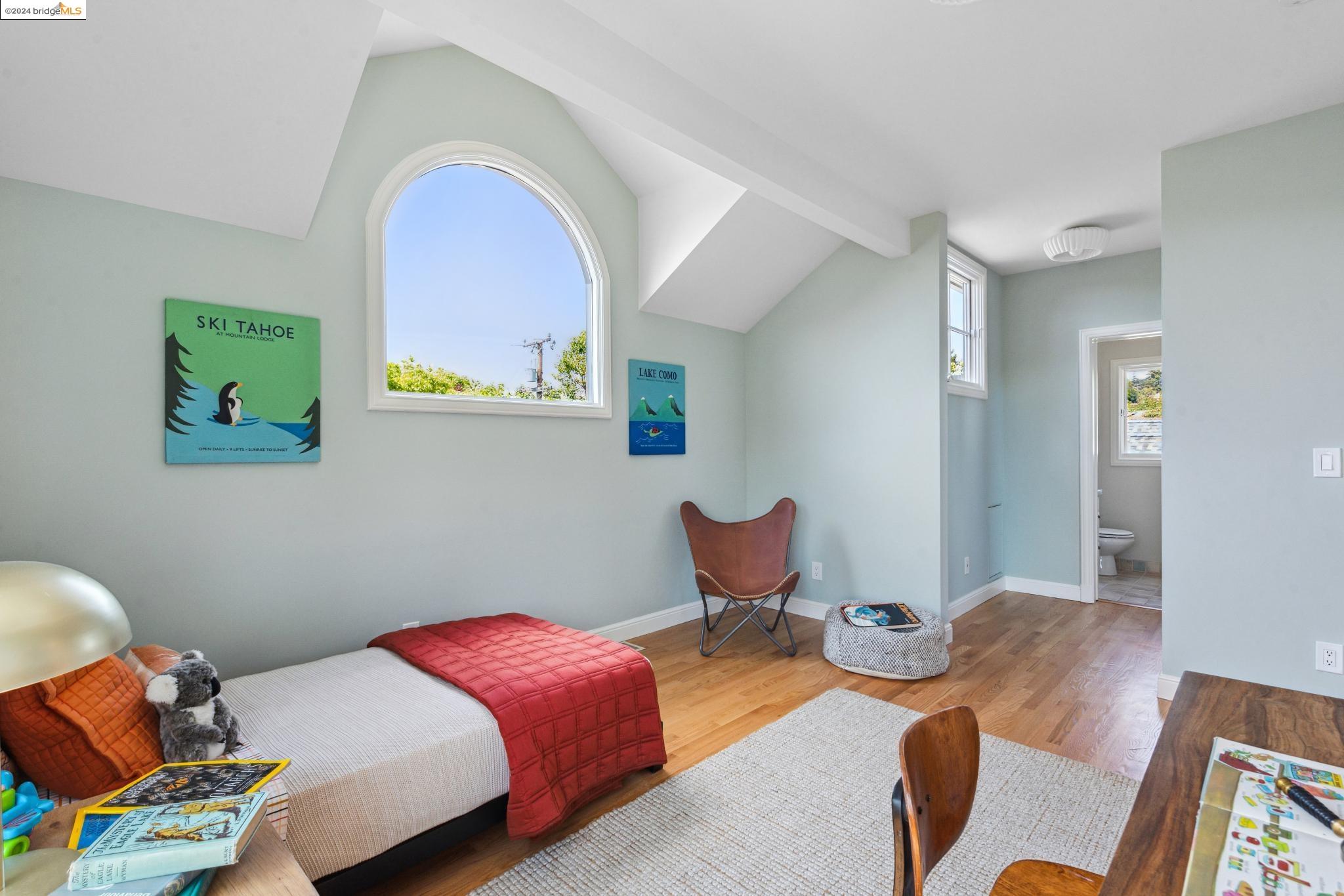 533 Neilson St