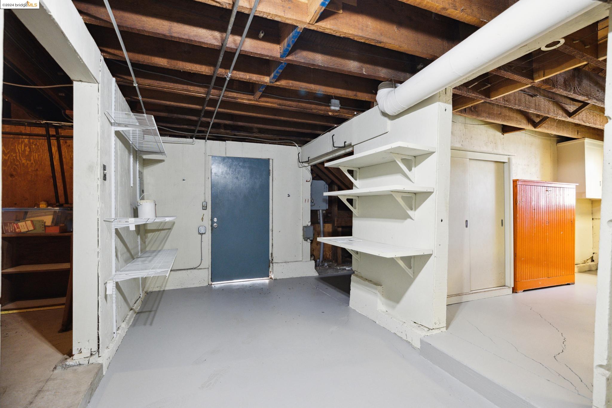 1057 Mariposa Ave