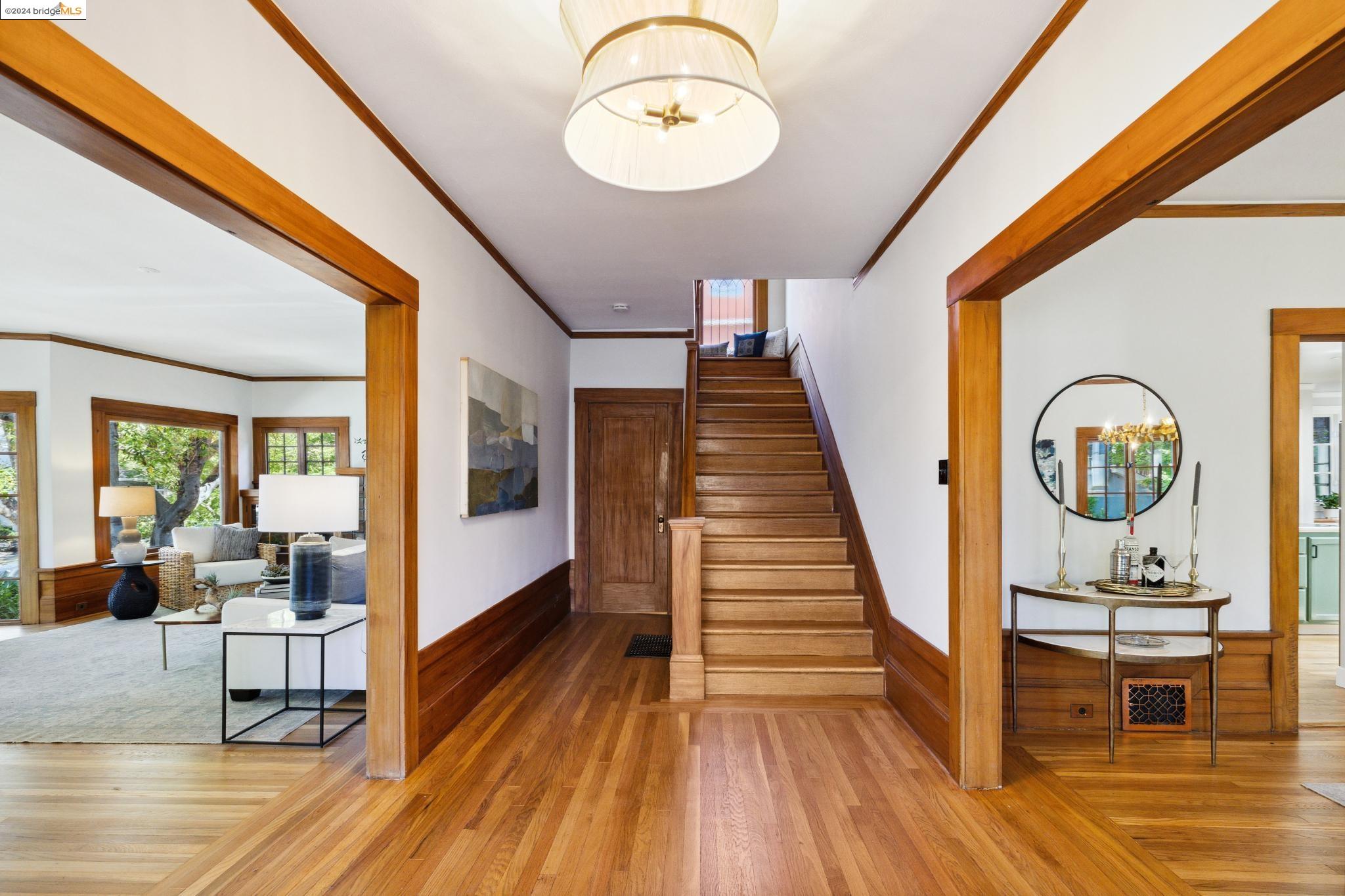 1057 Mariposa Ave