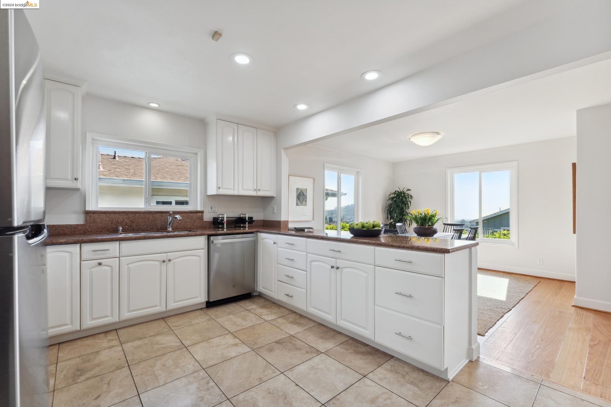 407 Seaview Dr