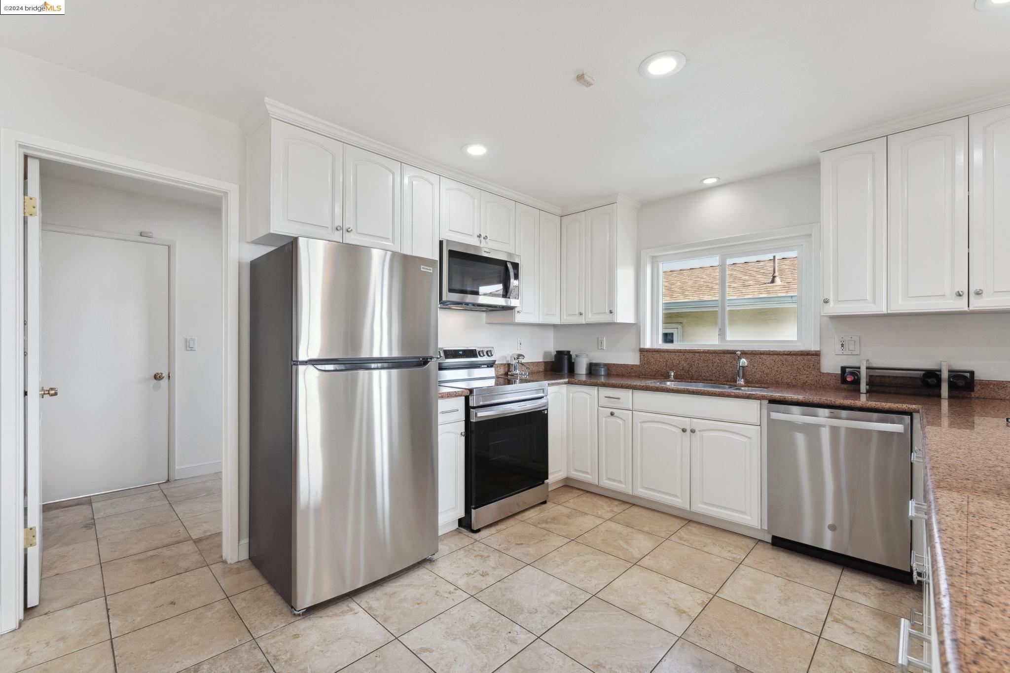 407 Seaview Dr