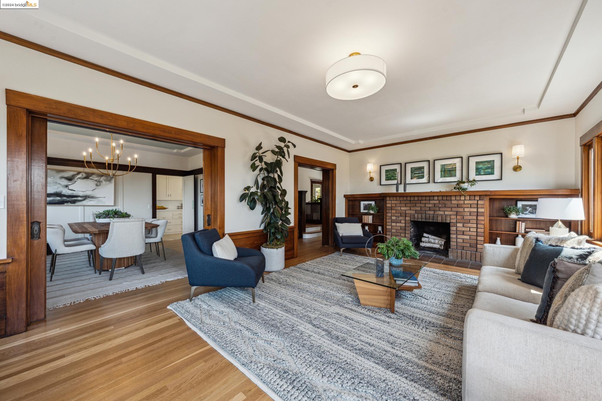1060 Mariposa Ave