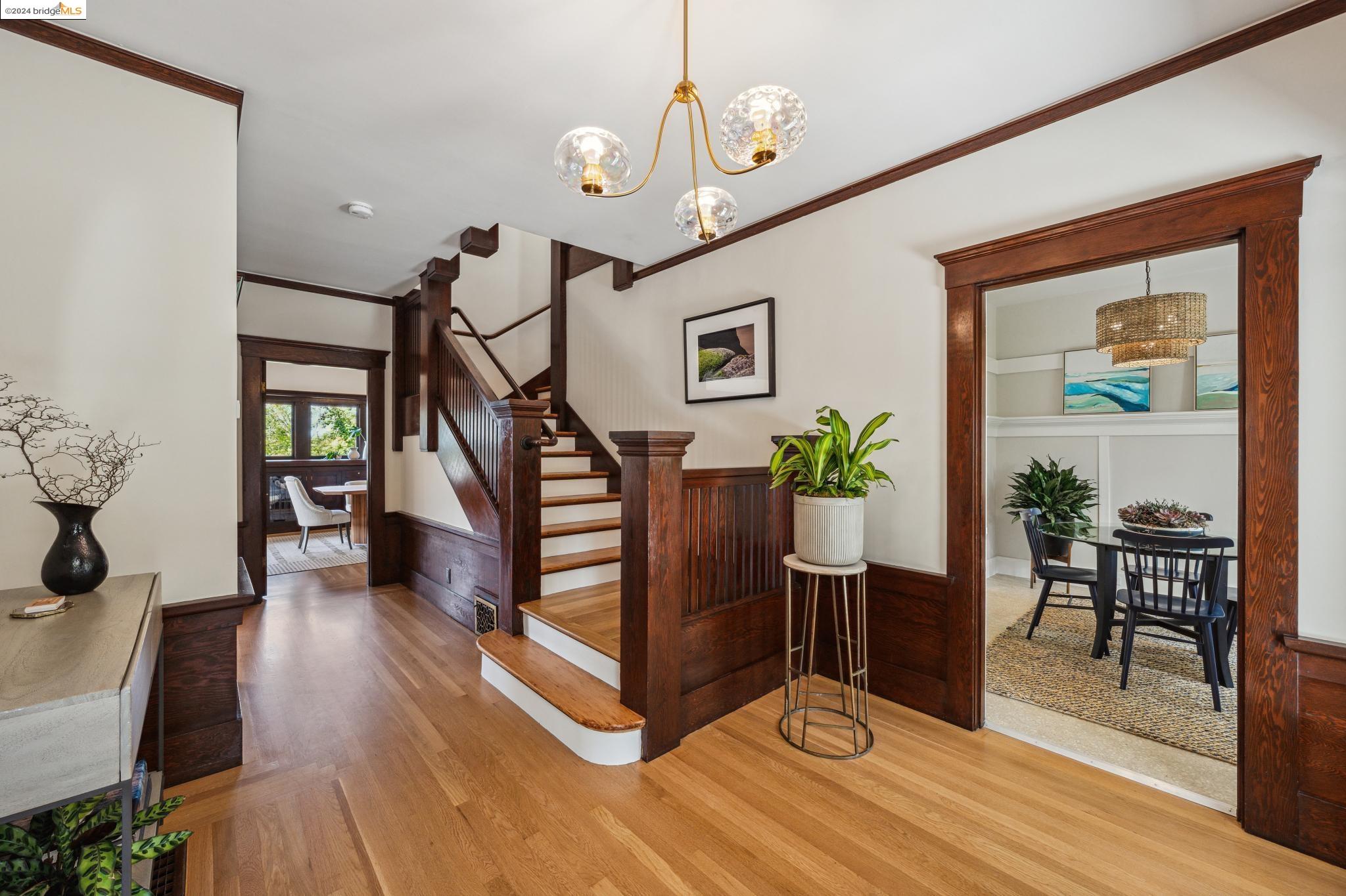 1060 Mariposa Ave