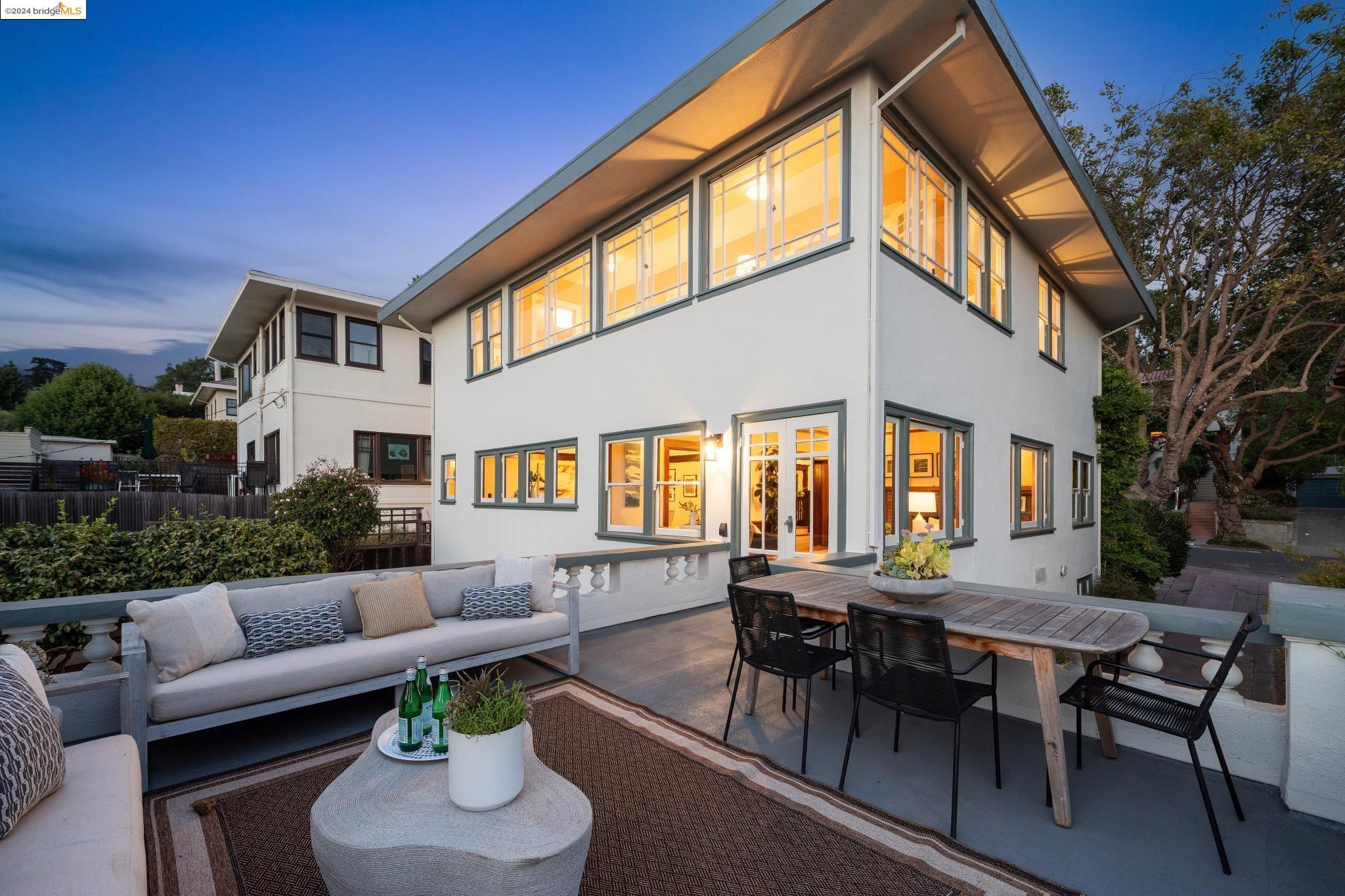 1060 Mariposa Ave