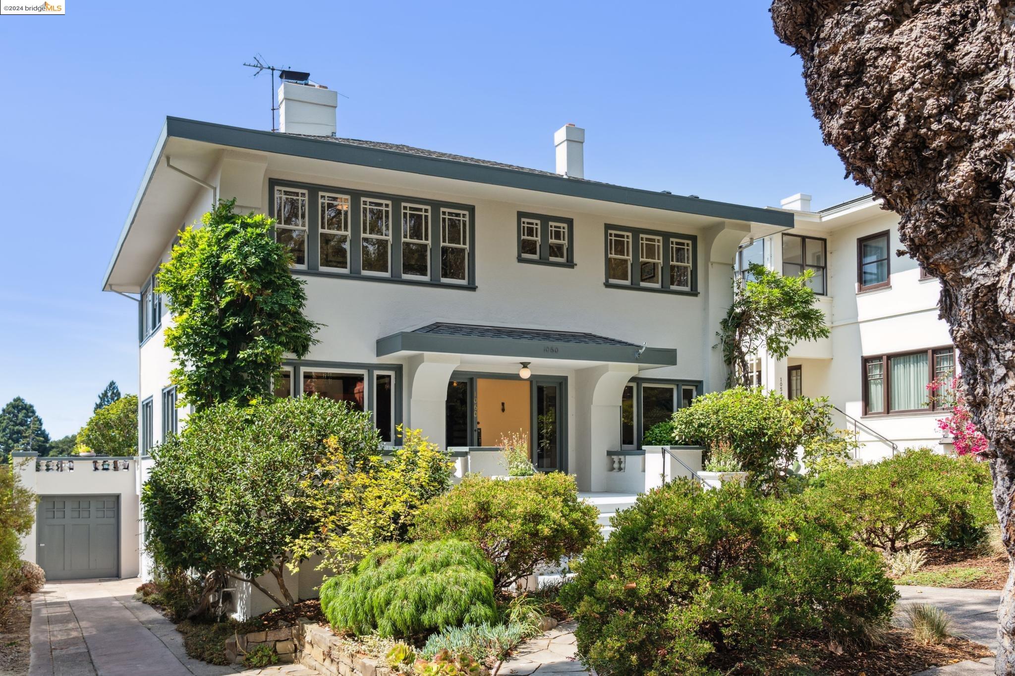 1060 Mariposa Ave