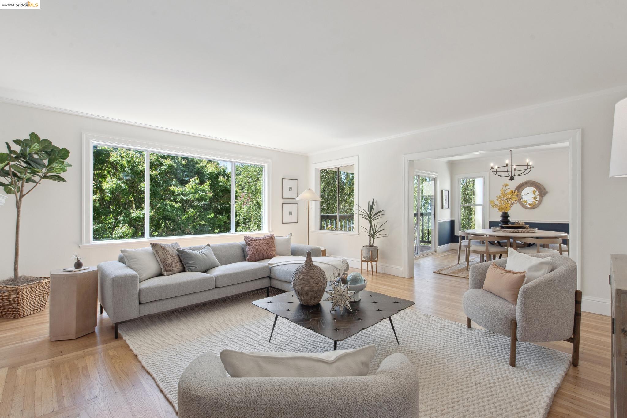 2124 Los Angeles Ave