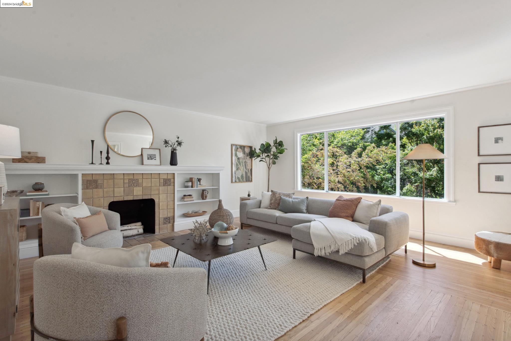 2124 Los Angeles Ave