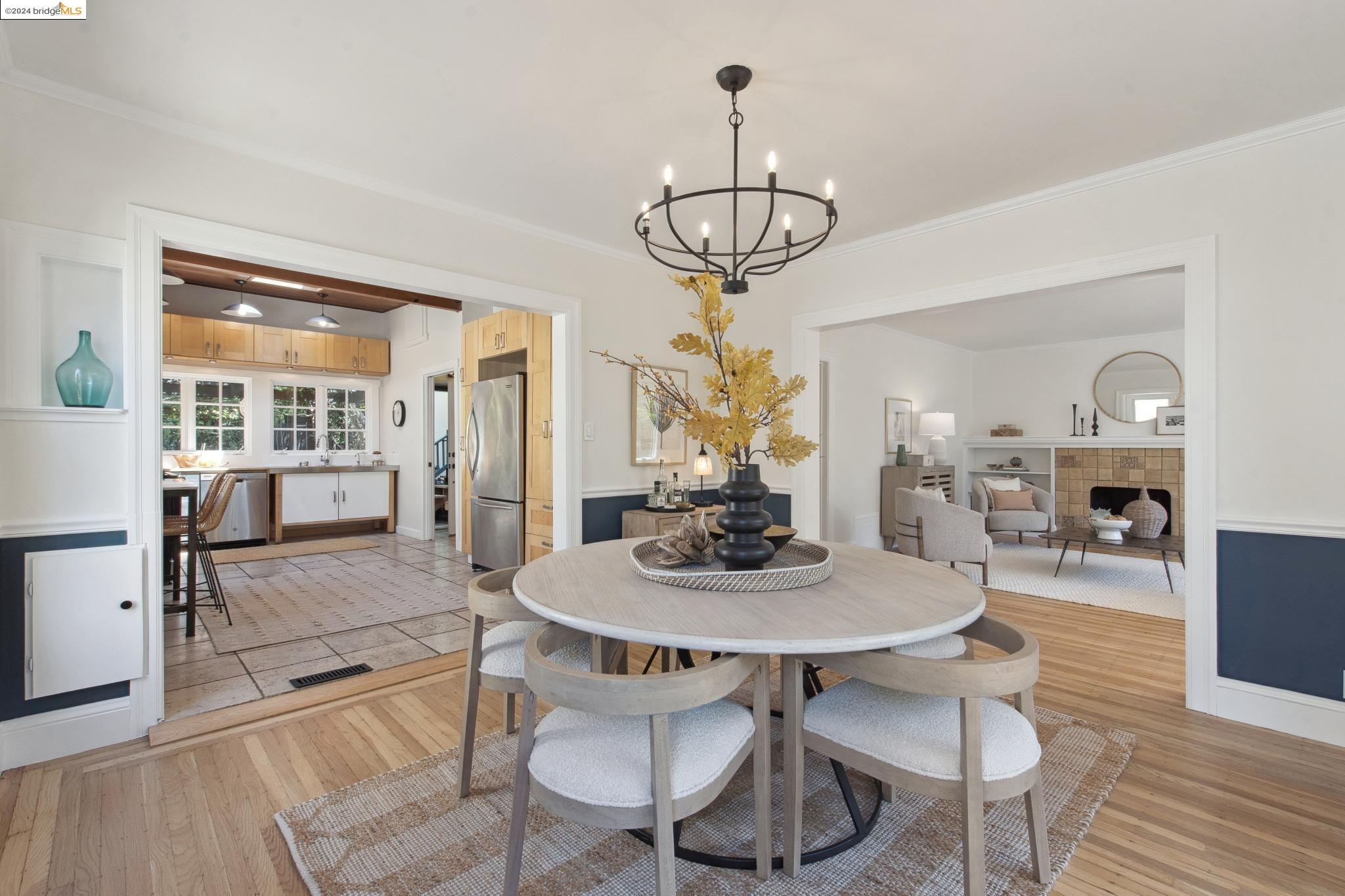 2124 Los Angeles Ave