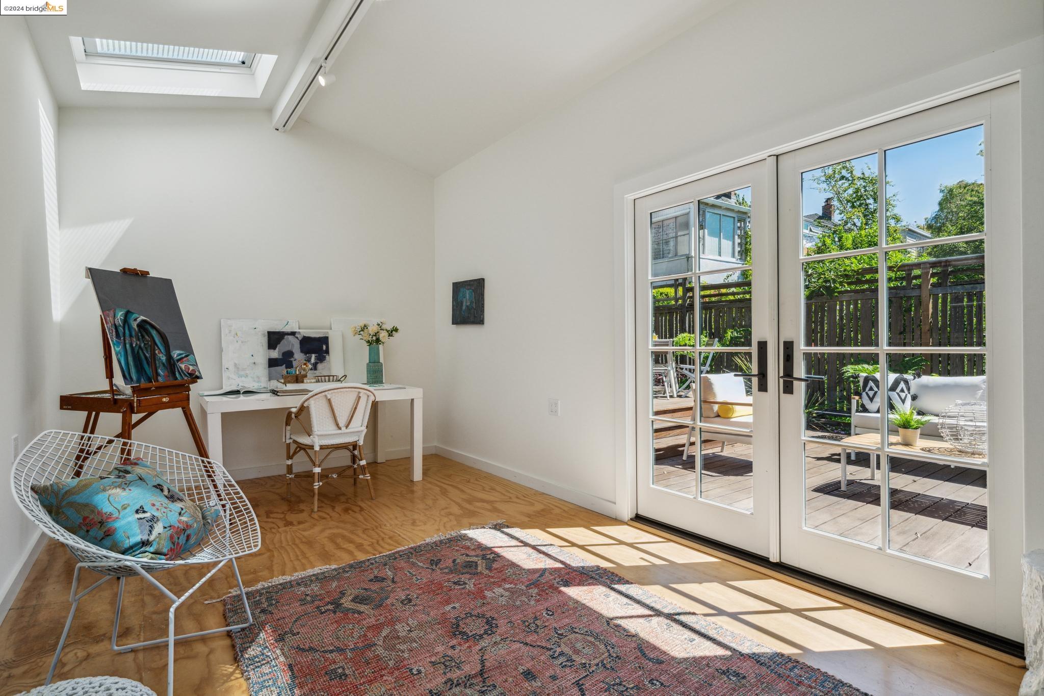 1564 Milvia St