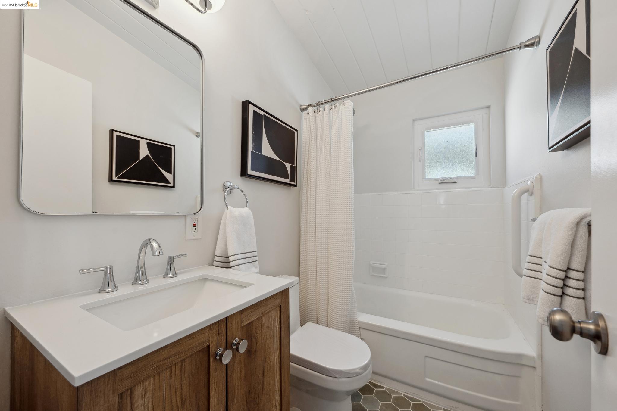 2317 Mira Vista Dr