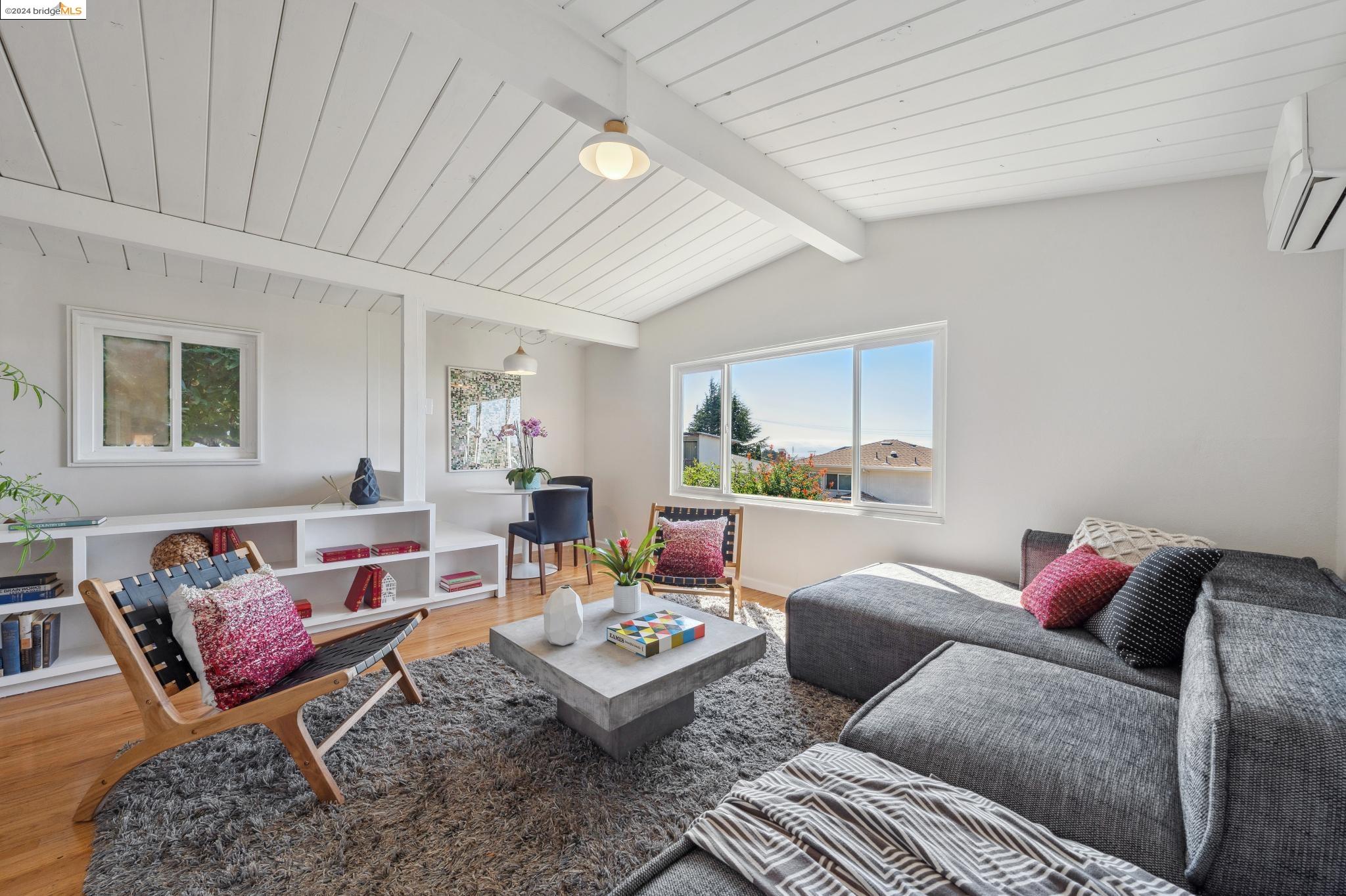 2317 Mira Vista Dr