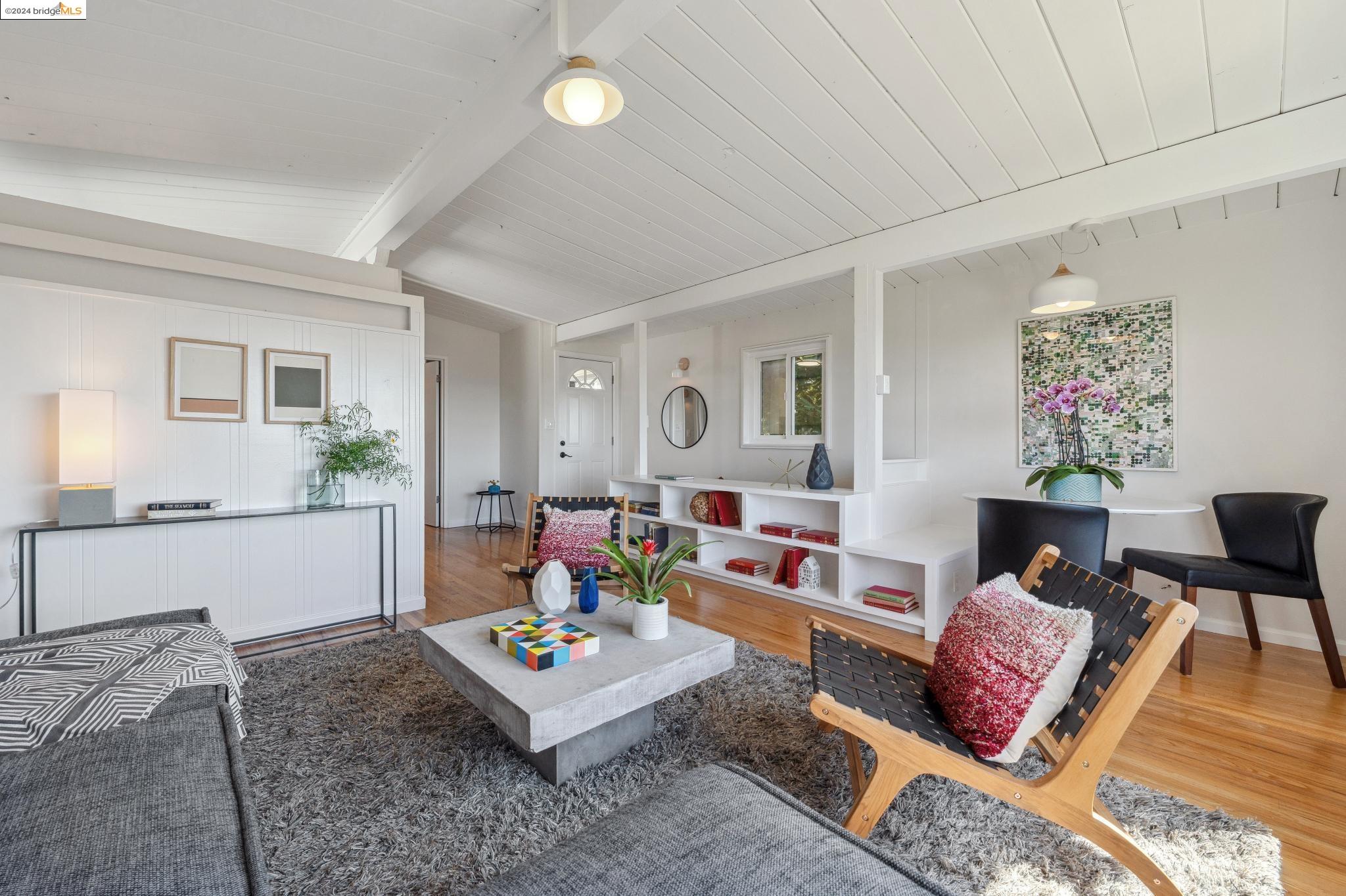 2317 Mira Vista Dr