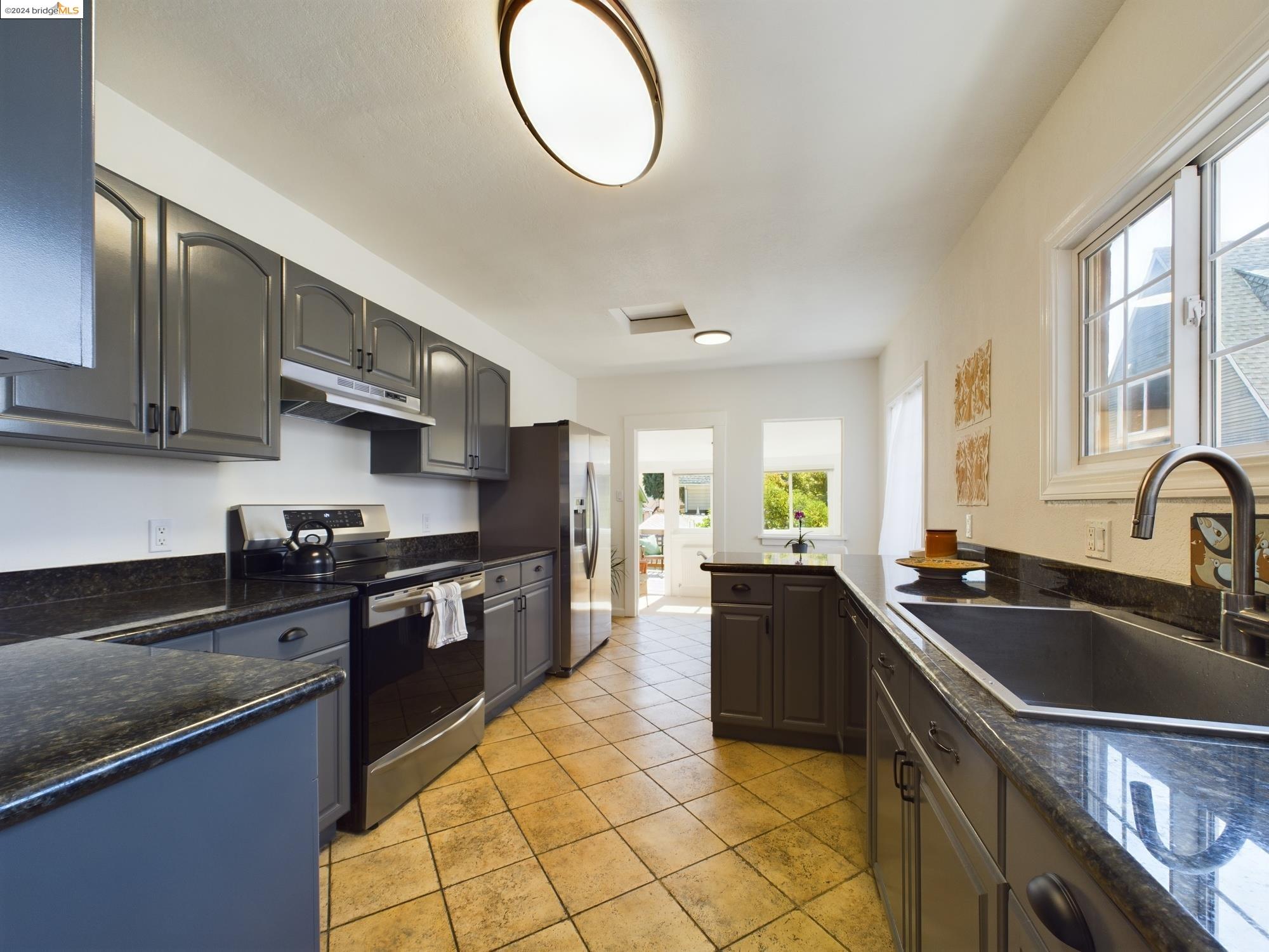 435 38th Street