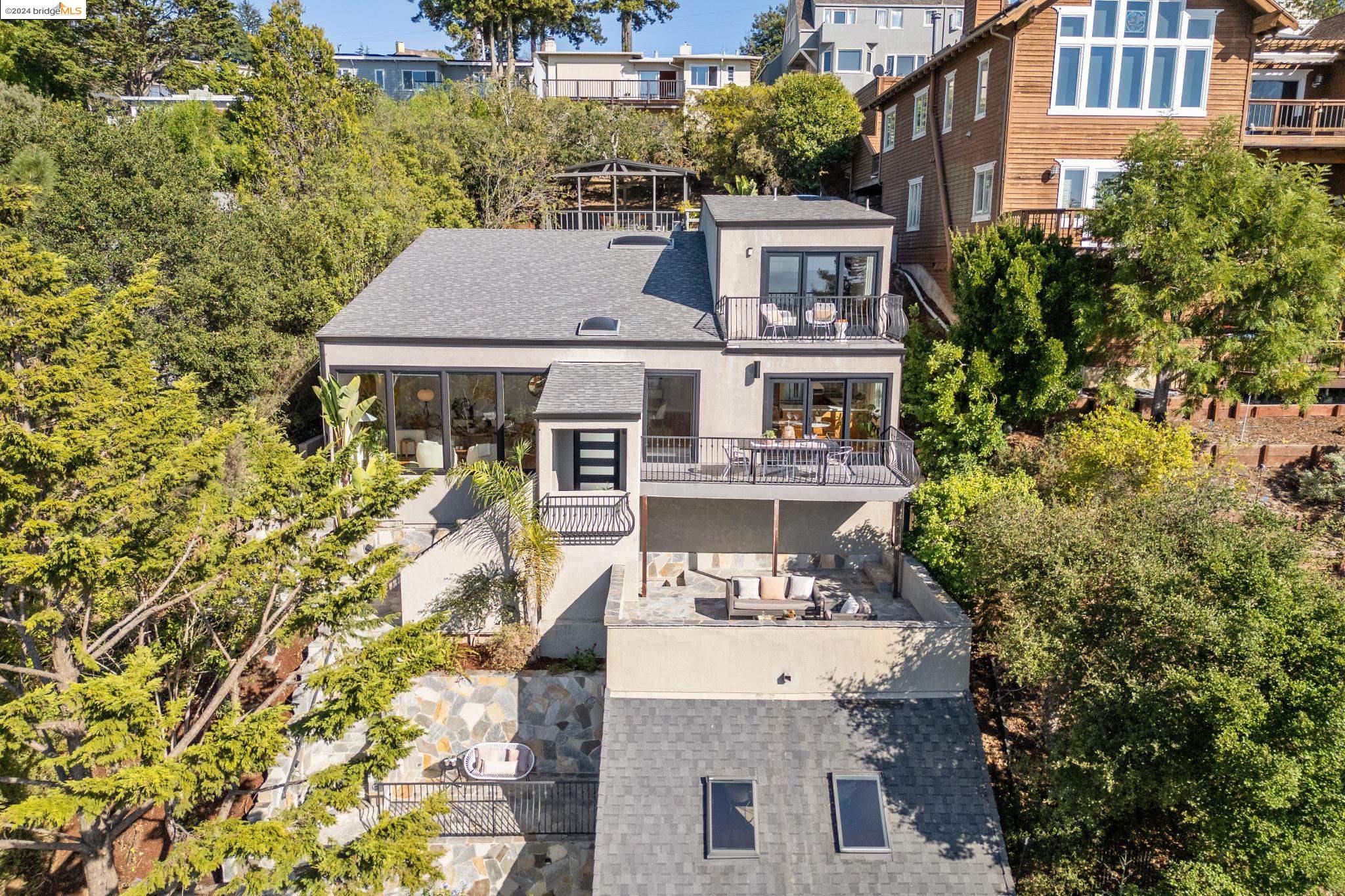 669 Euclid Ave