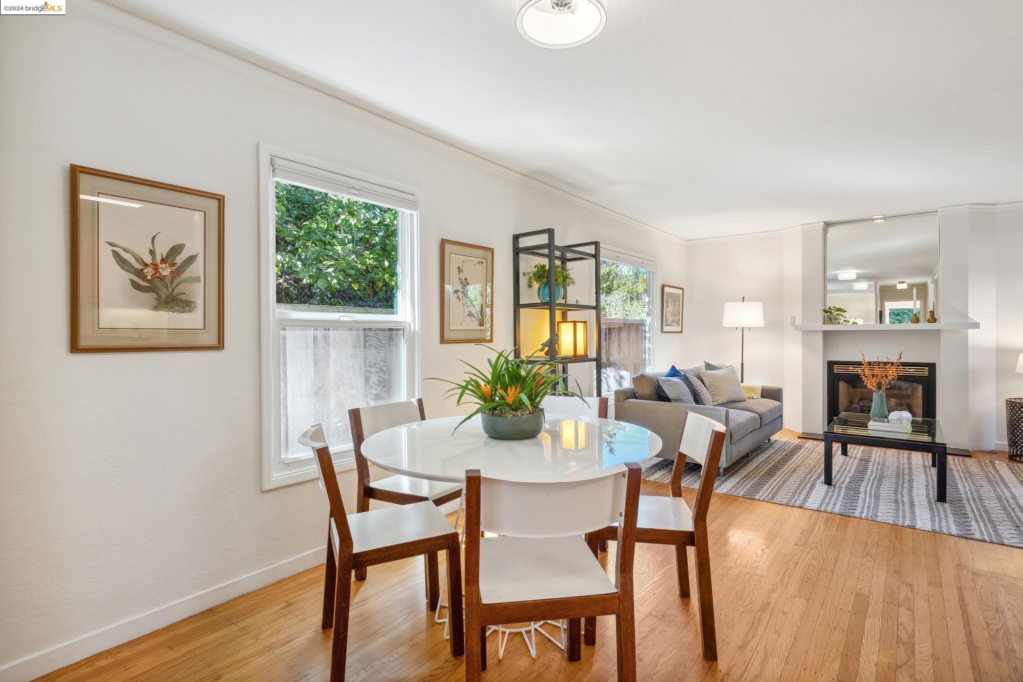 6102 Santa Cruz Ave
