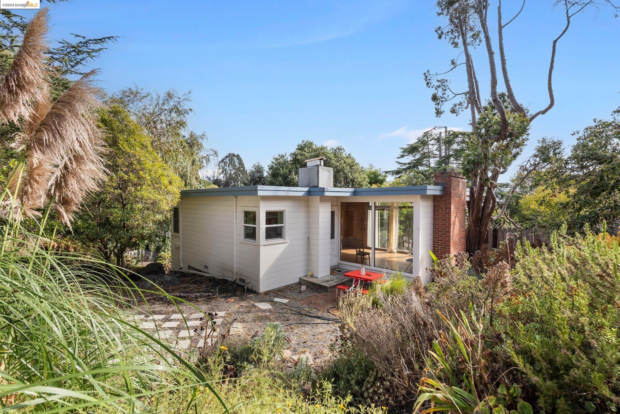 846 Seaview Dr