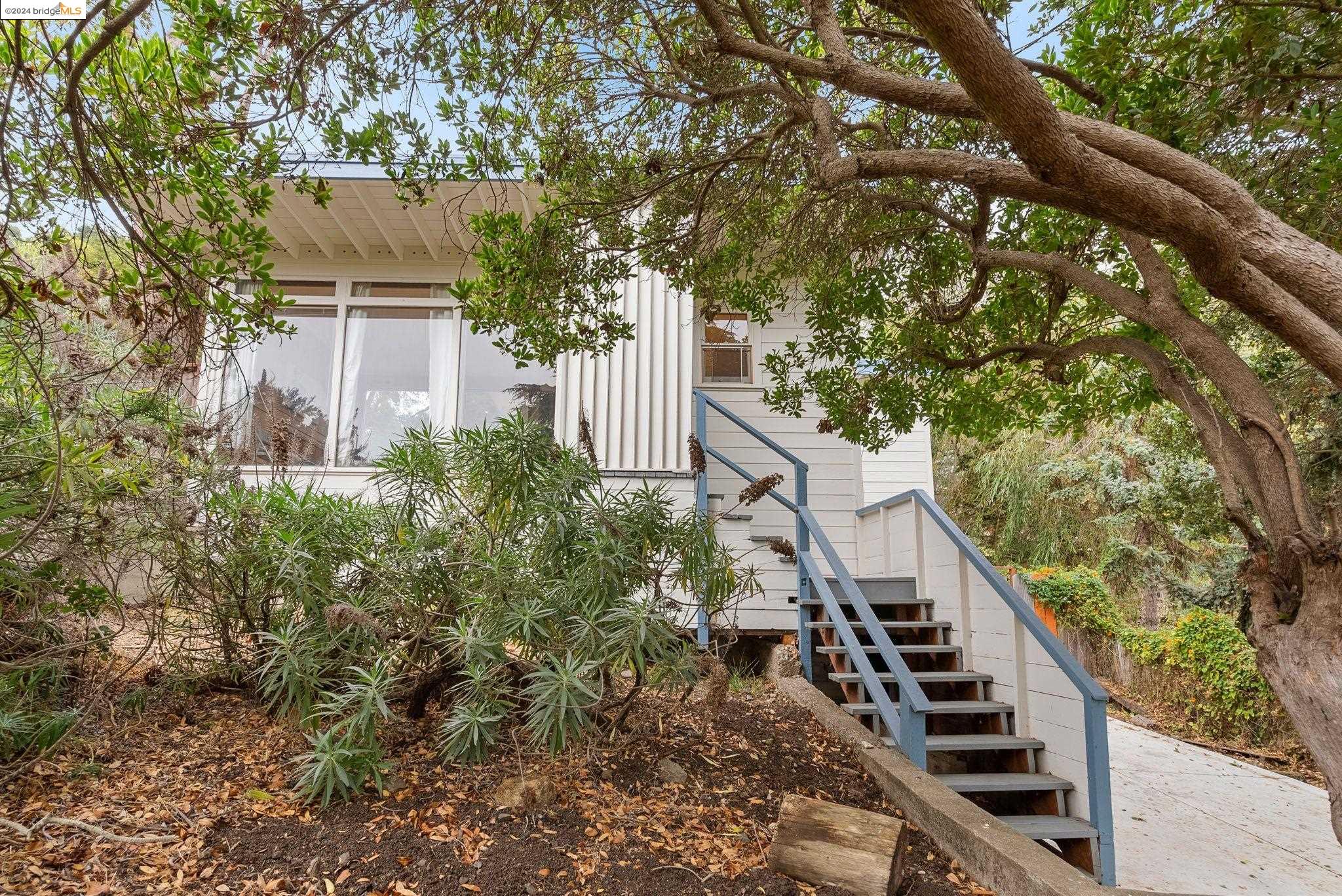 846 Seaview Dr