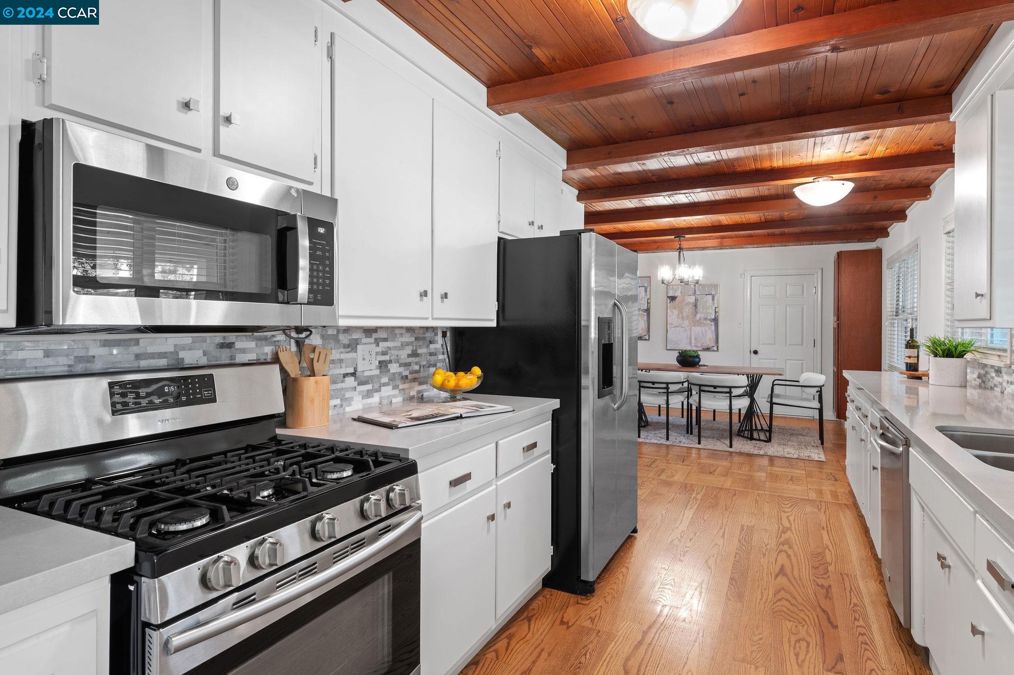 1195 Elmwood Dr
