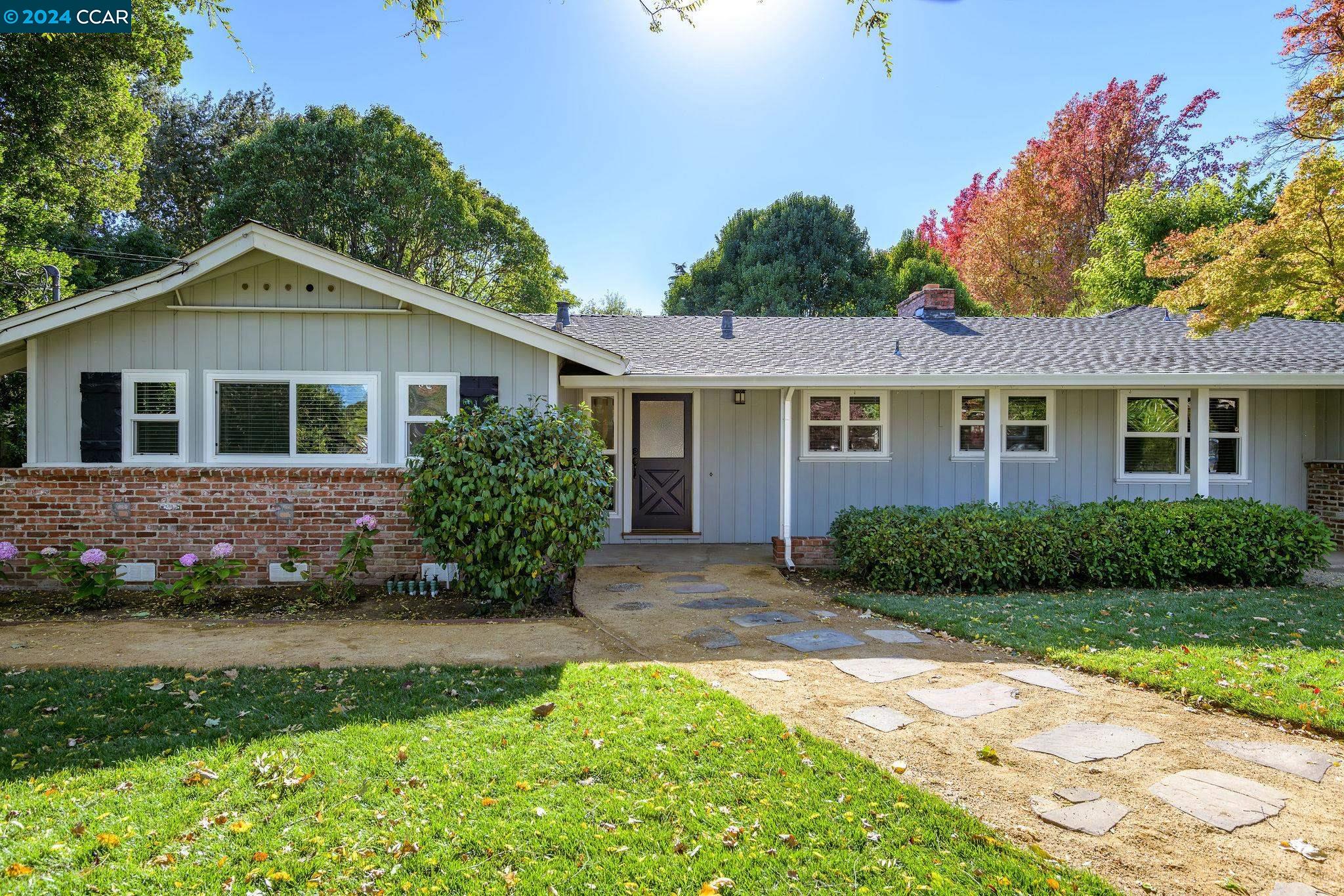 1195 Elmwood Dr