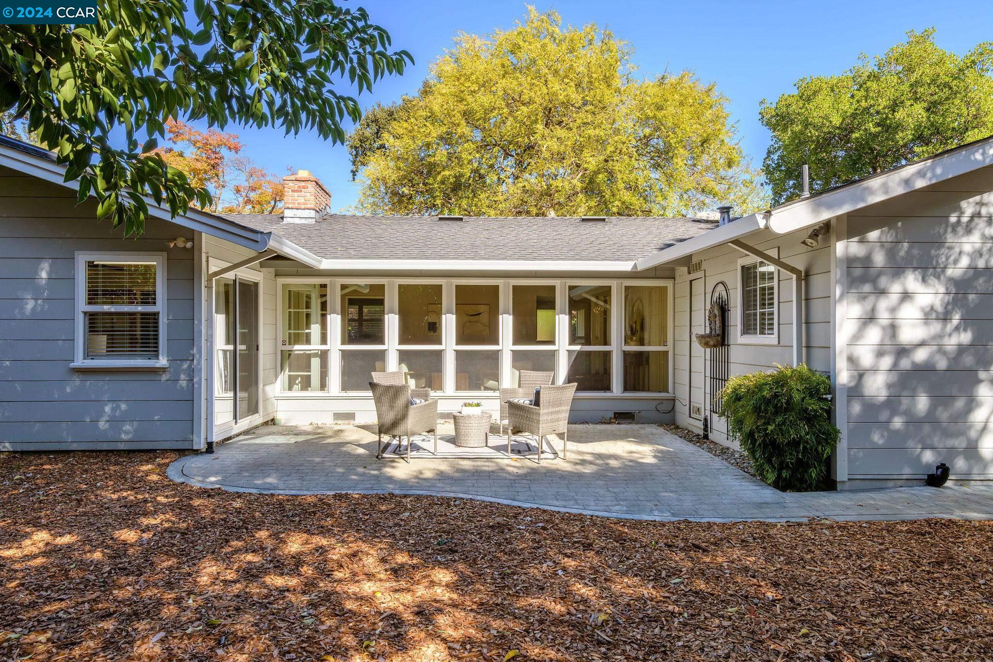 1195 Elmwood Dr