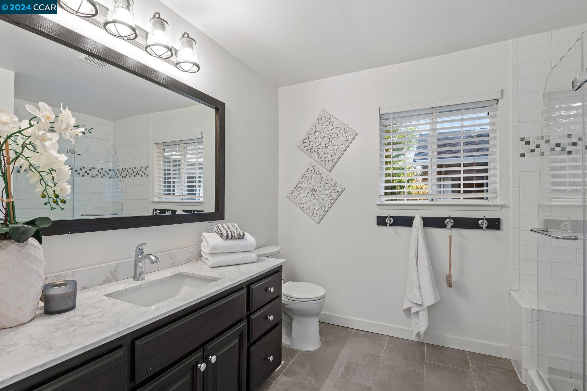 1195 Elmwood Dr