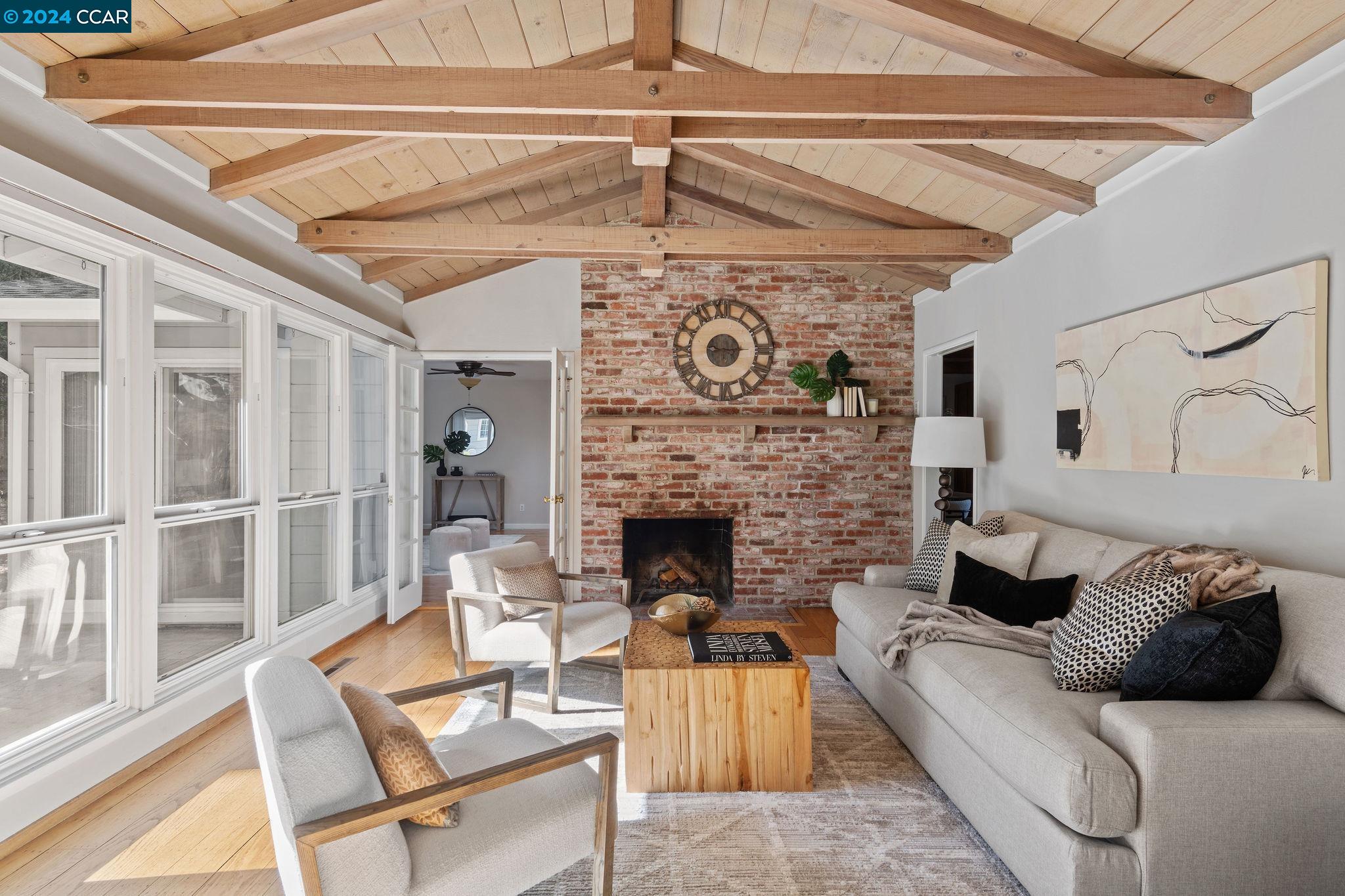 1195 Elmwood Dr