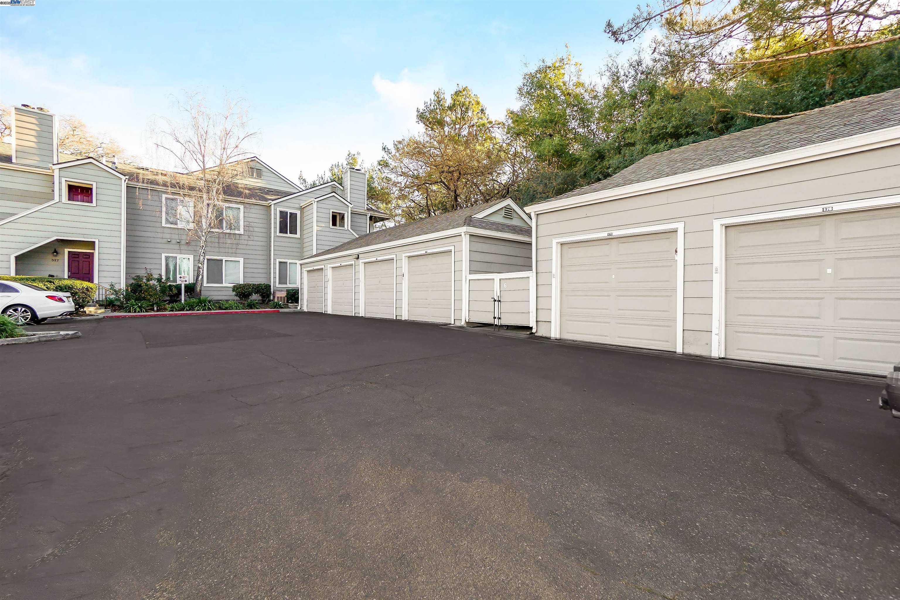 327 Norris Canyon Ter