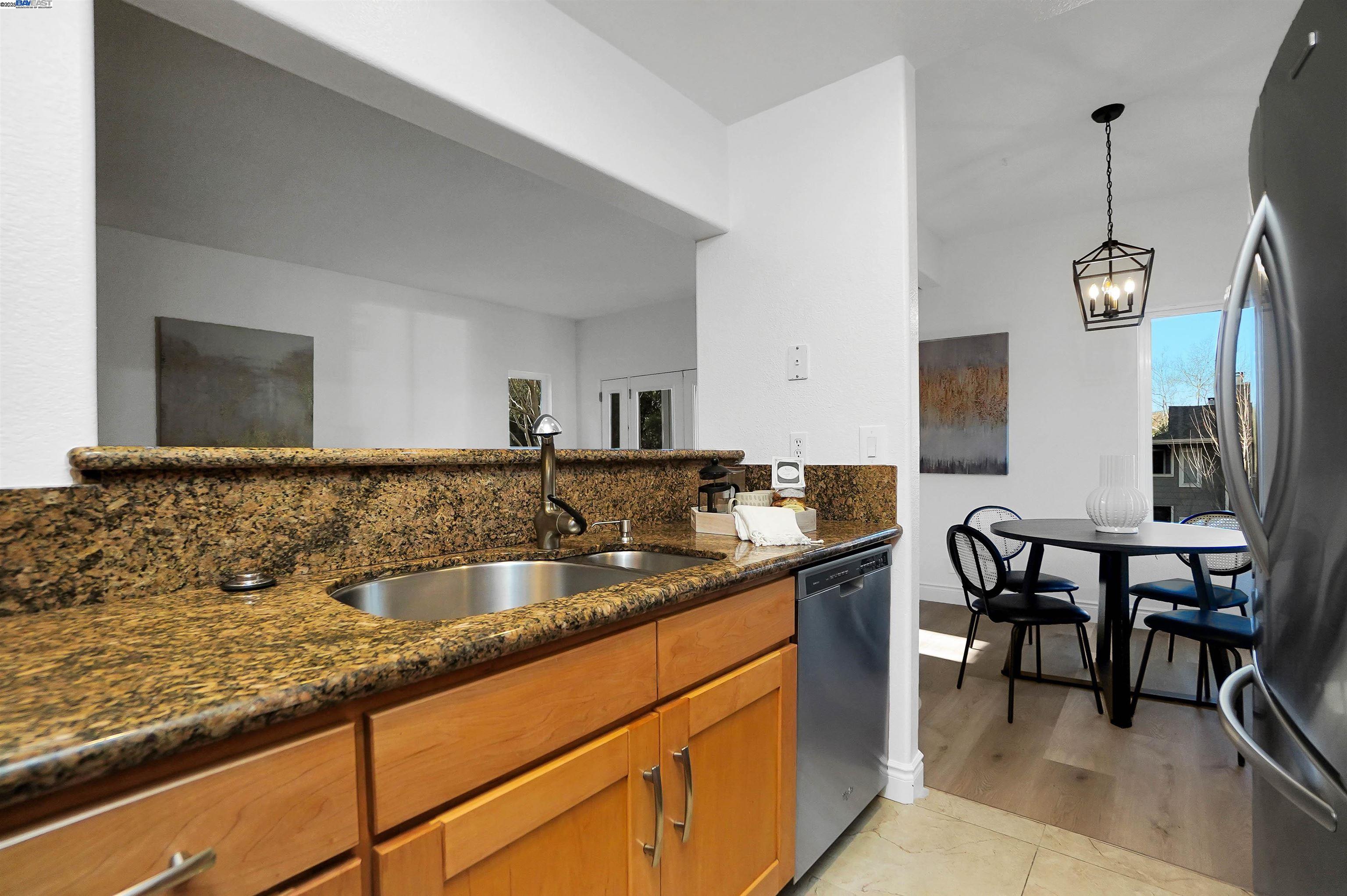 327 Norris Canyon Ter