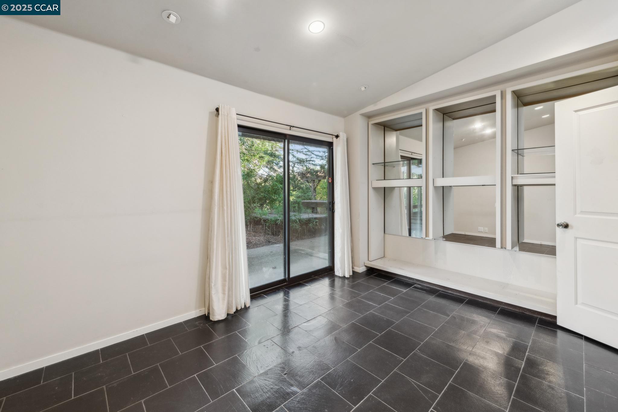 4 Sol Brae Way