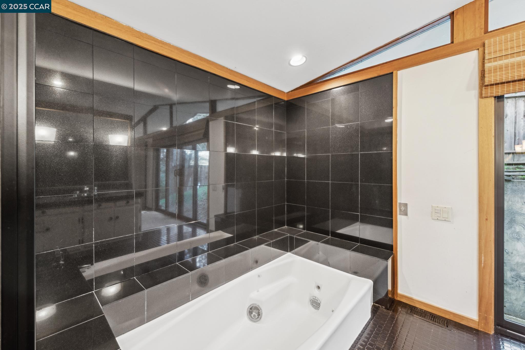 4 Sol Brae Way