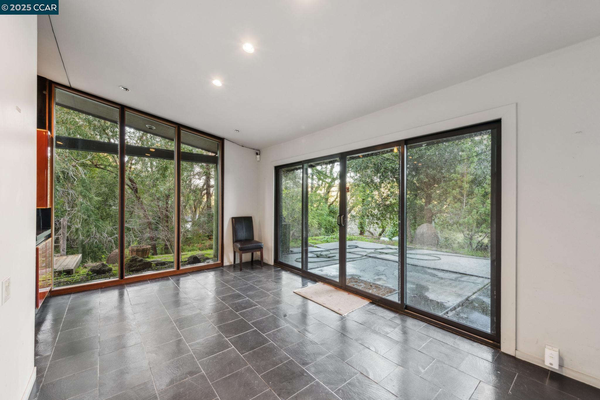 4 Sol Brae Way