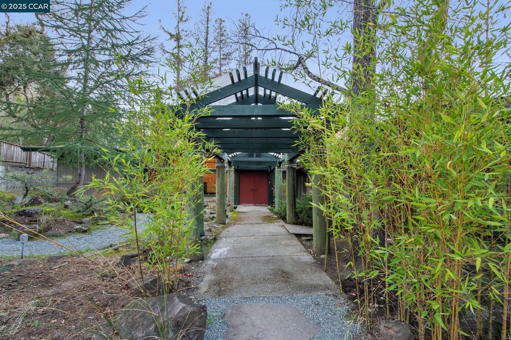 4 Sol Brae Way
