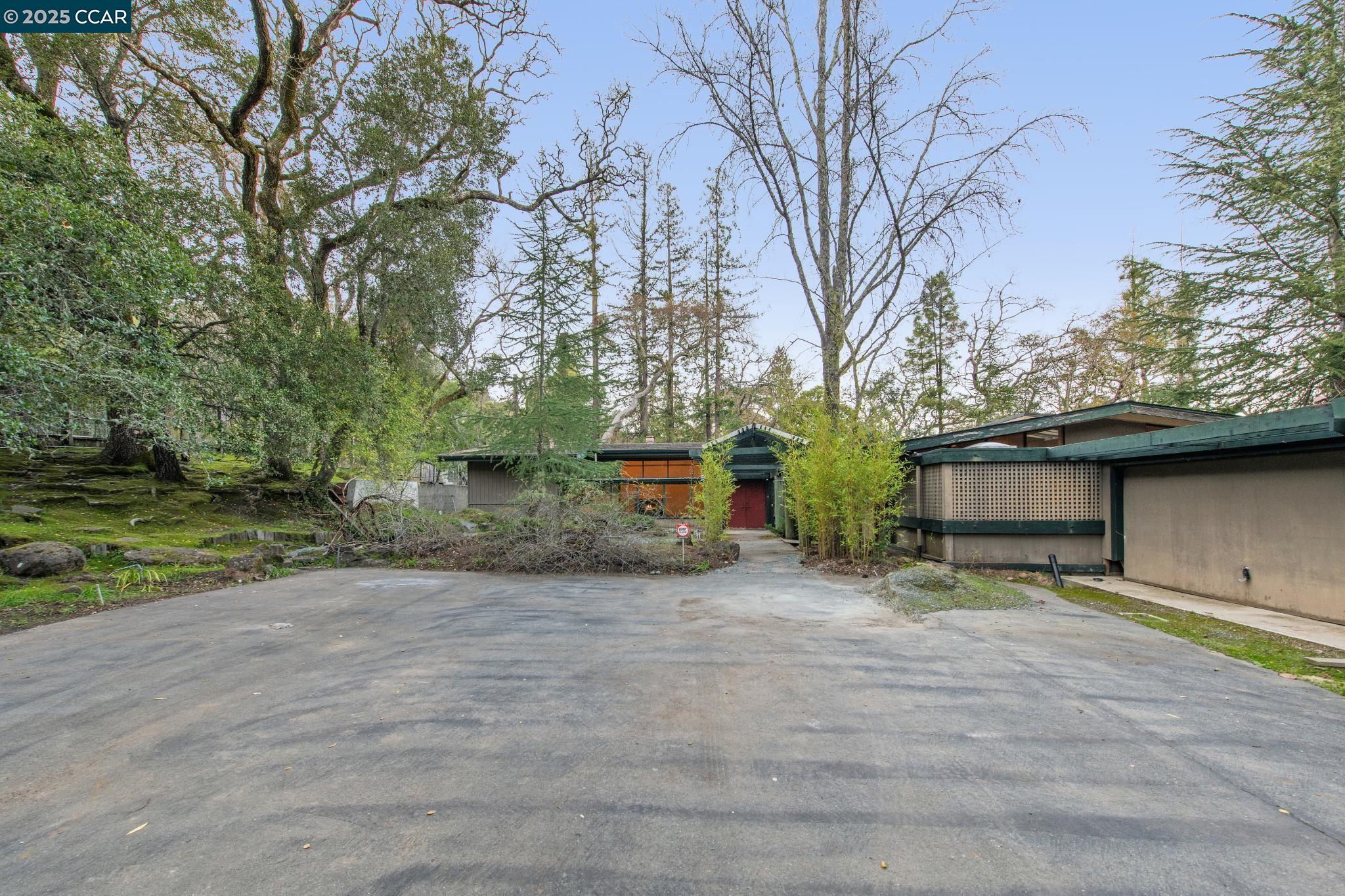 4 Sol Brae Way