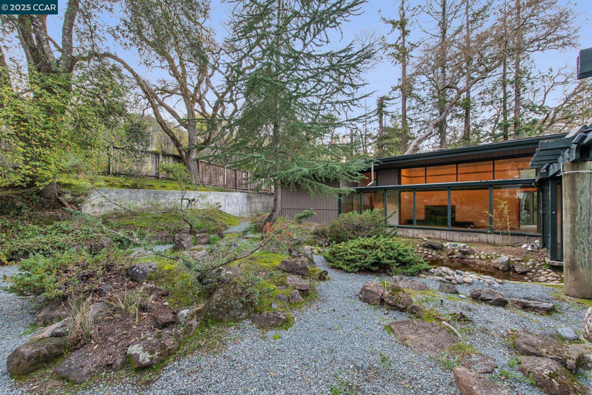 4 Sol Brae Way