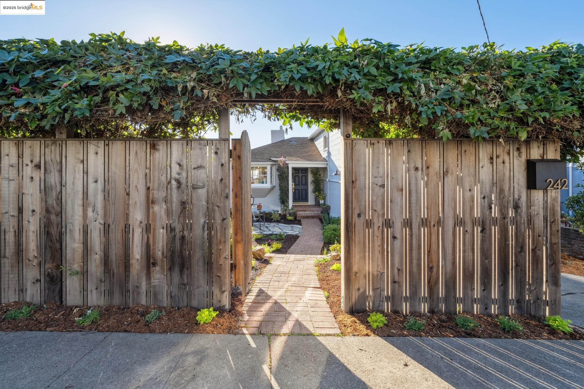242 Trinity Ave