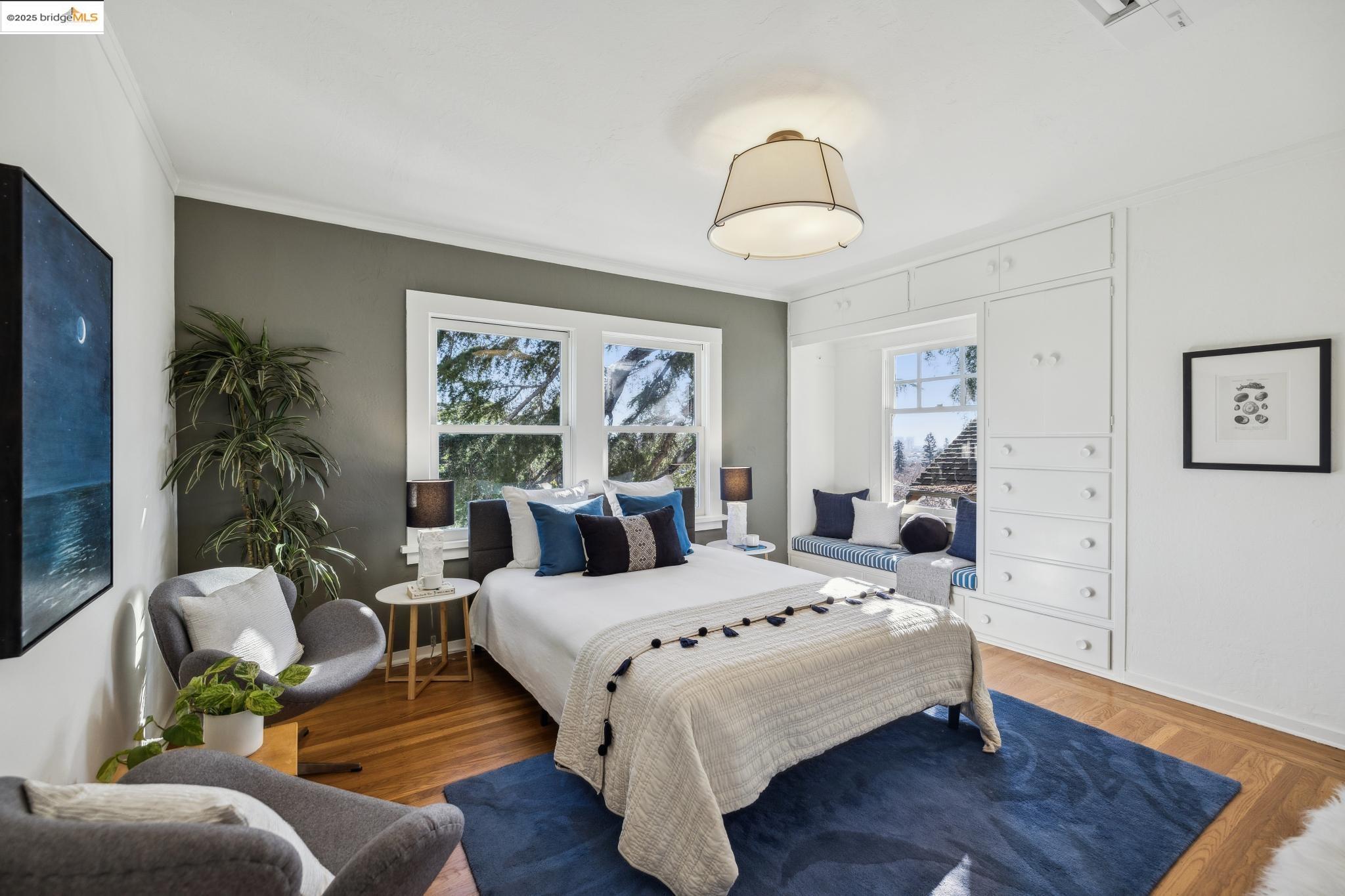 5876 Ocean View Dr