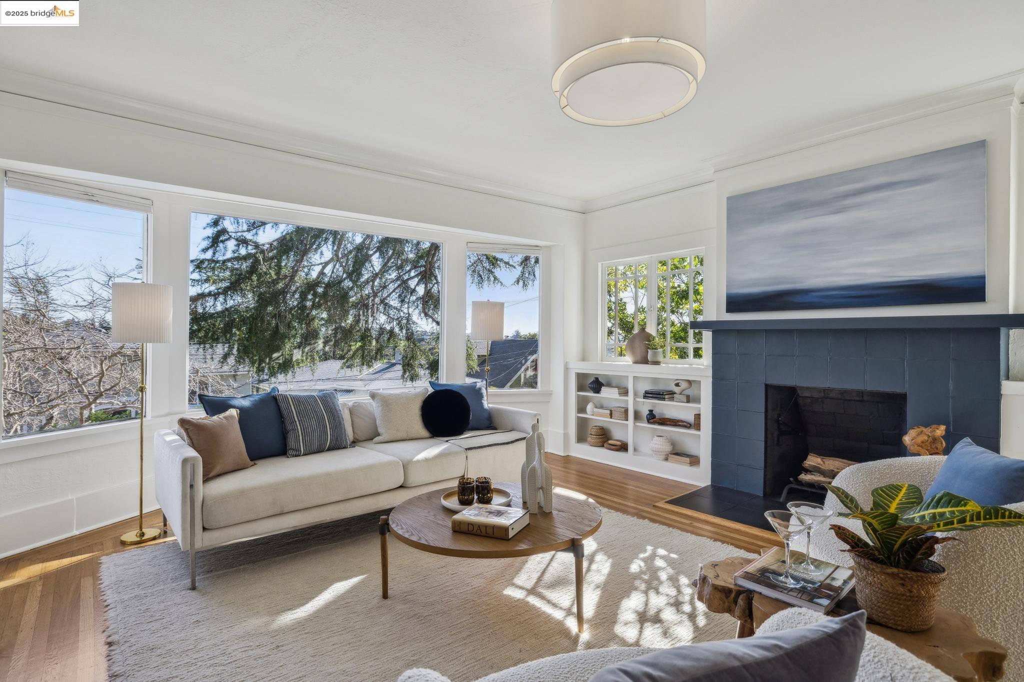 5876 Ocean View Dr