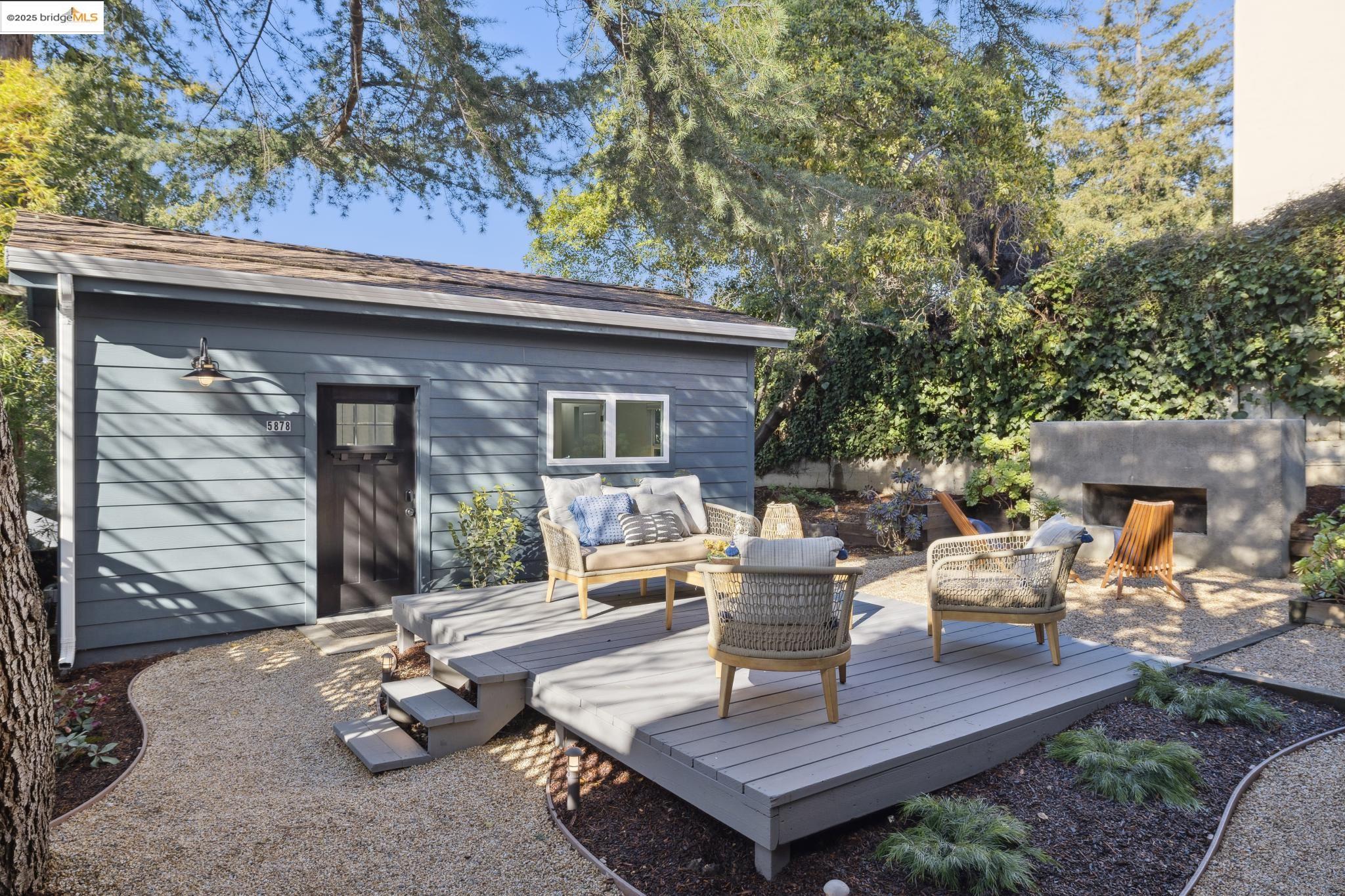 5876 Ocean View Dr