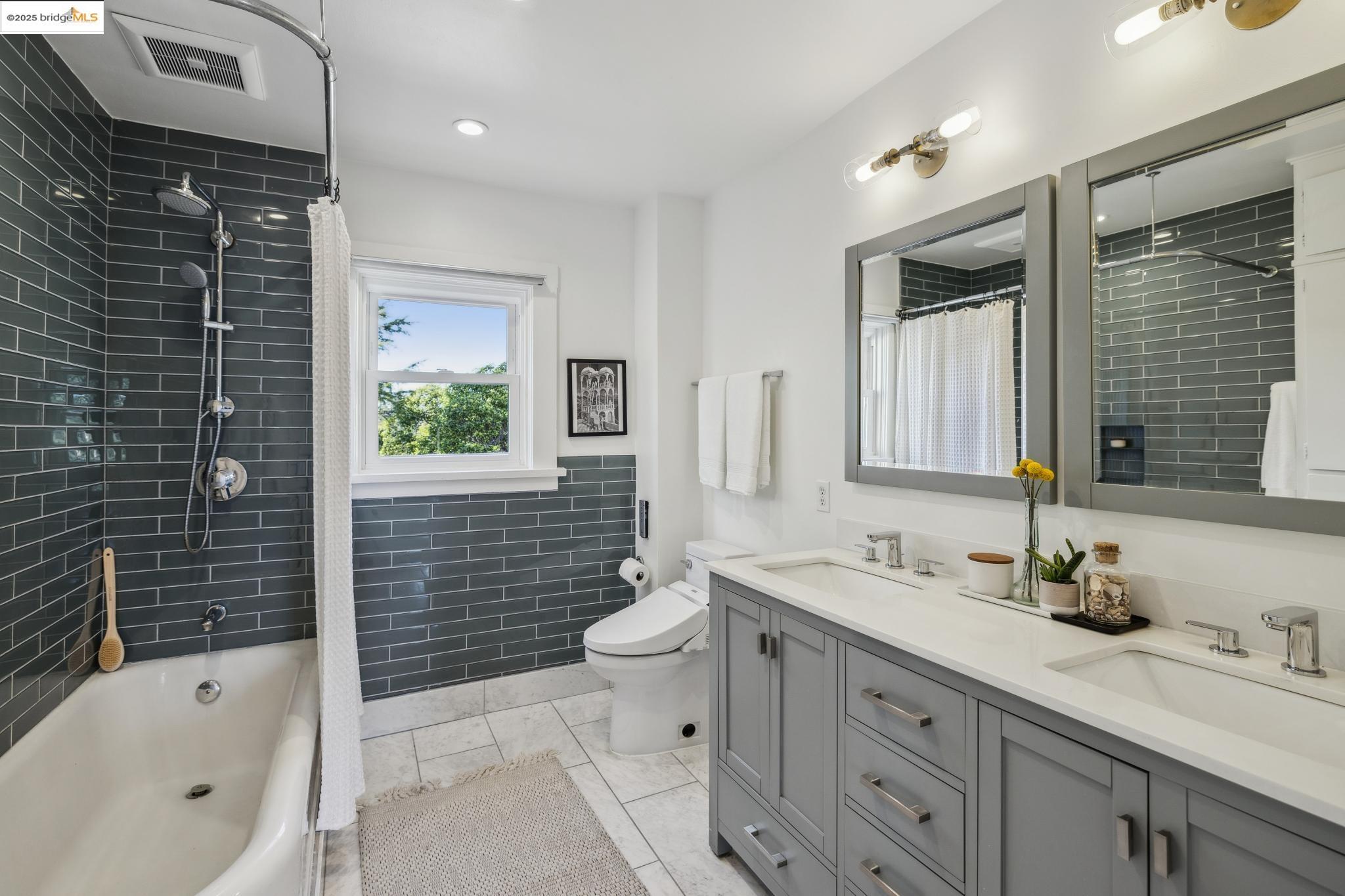 5876 Ocean View Dr
